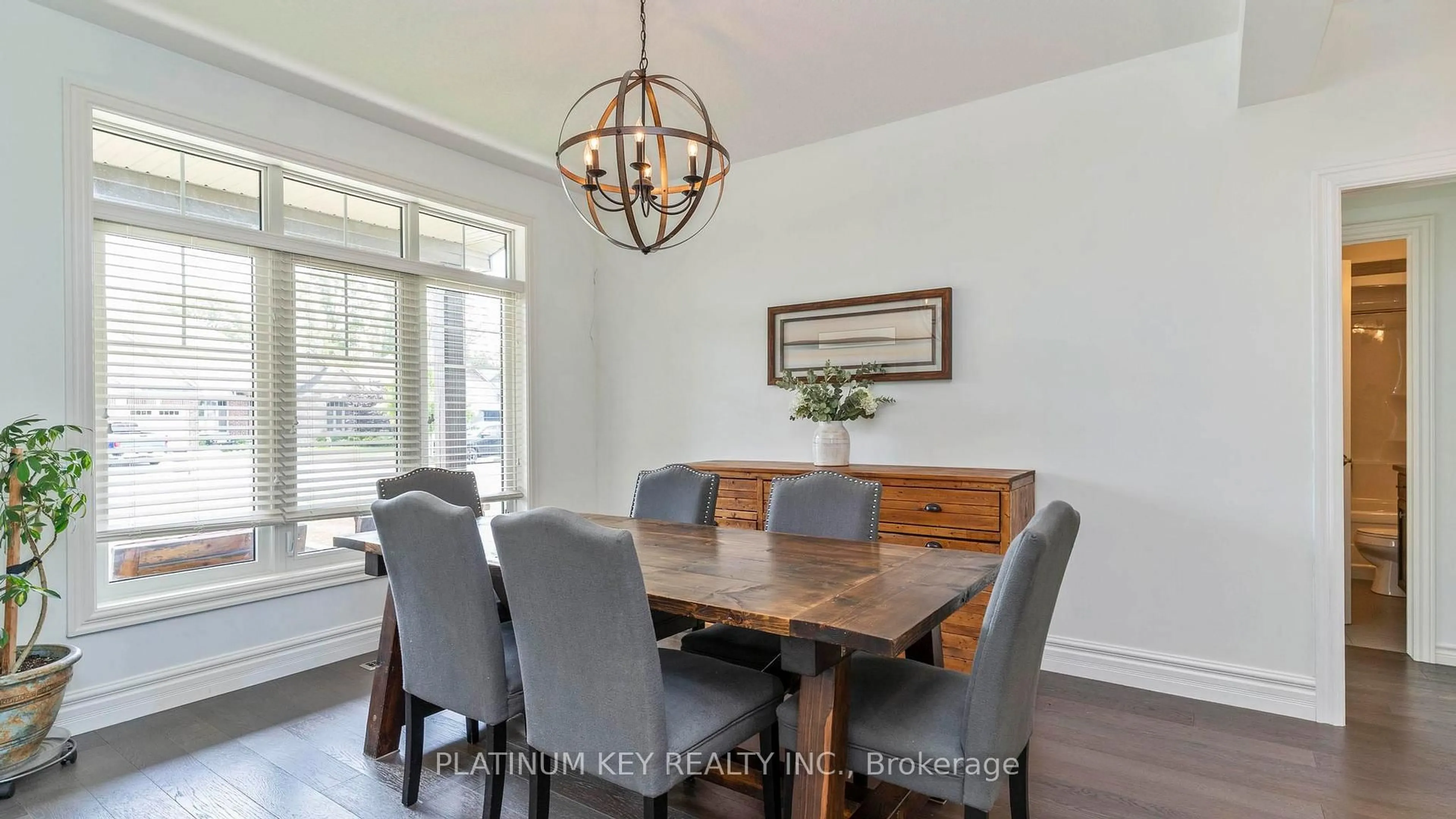 Dining room, wood/laminate floor for 668 Woods Edge Rd, Strathroy-Caradoc Ontario N0L 1W0