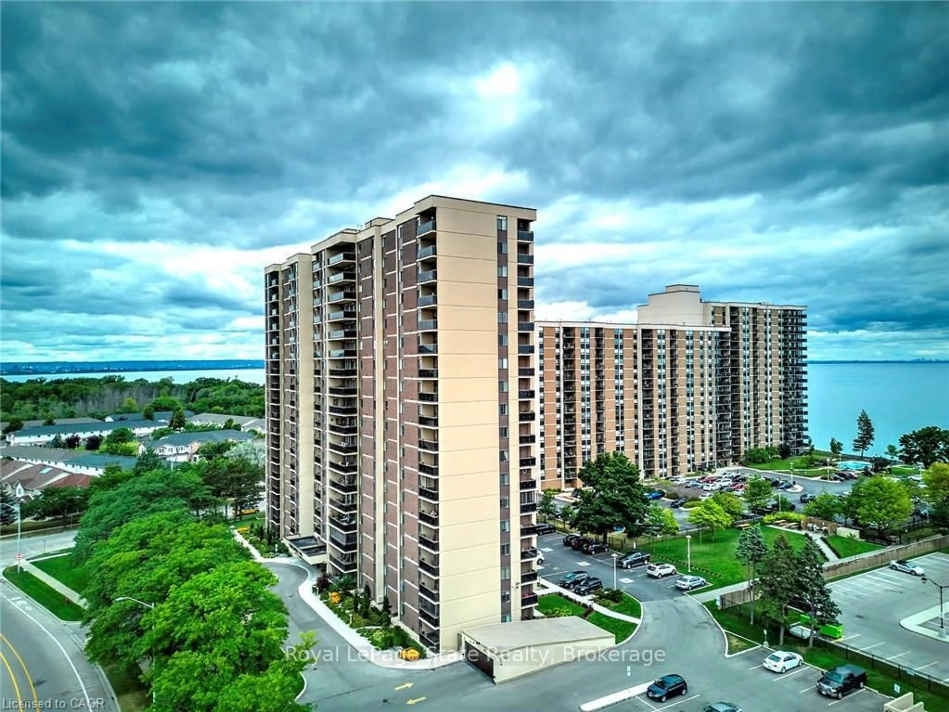 A pic from outside/outdoor area/front of a property/back of a property/a pic from drone, city buildings view from balcony for 301 Frances Ave #704, Hamilton Ontario L8E 3W6
