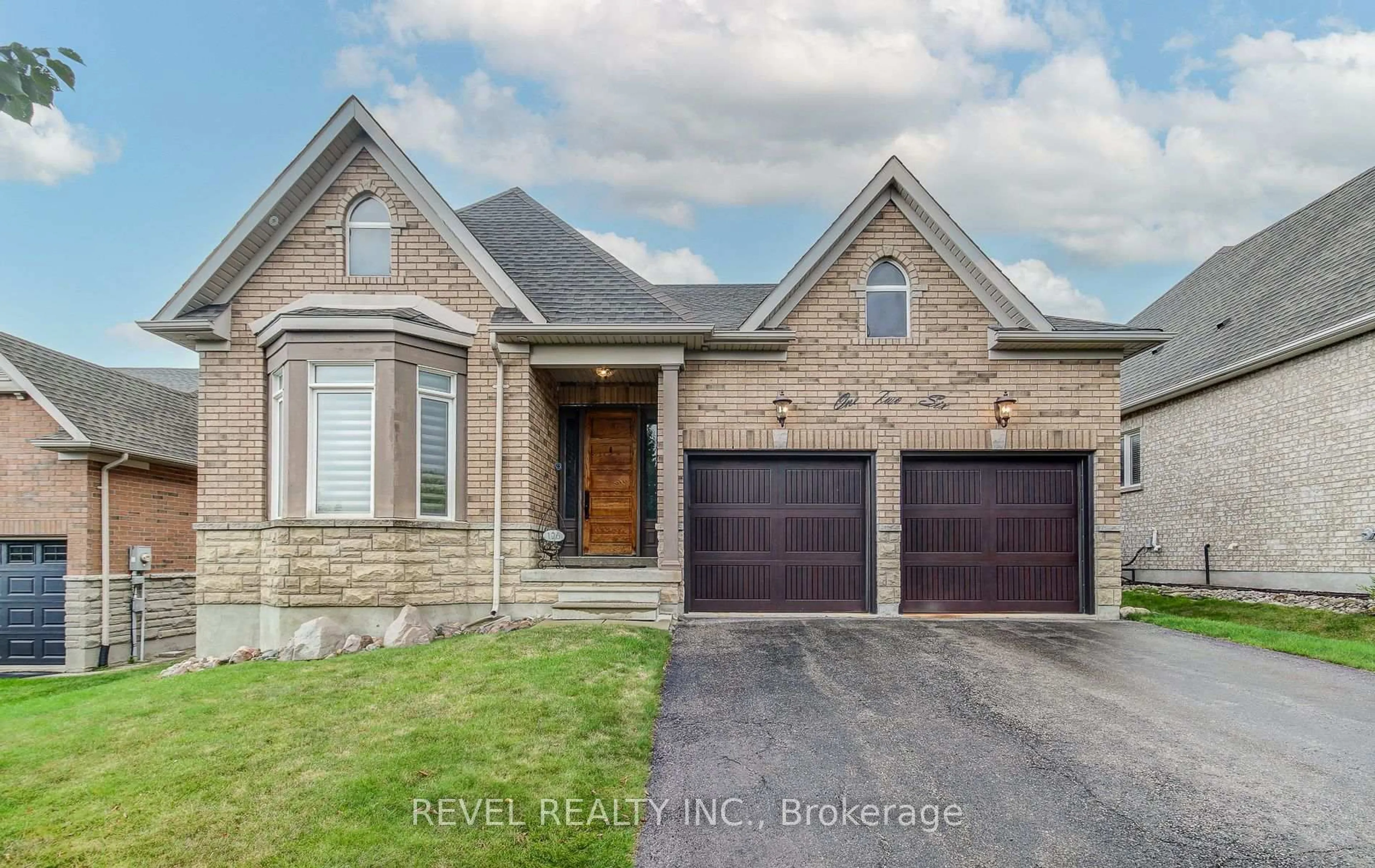 Home with brick exterior material, street for 126 Aberfoyle Mill Cres, Puslinch Ontario N1H 6H9