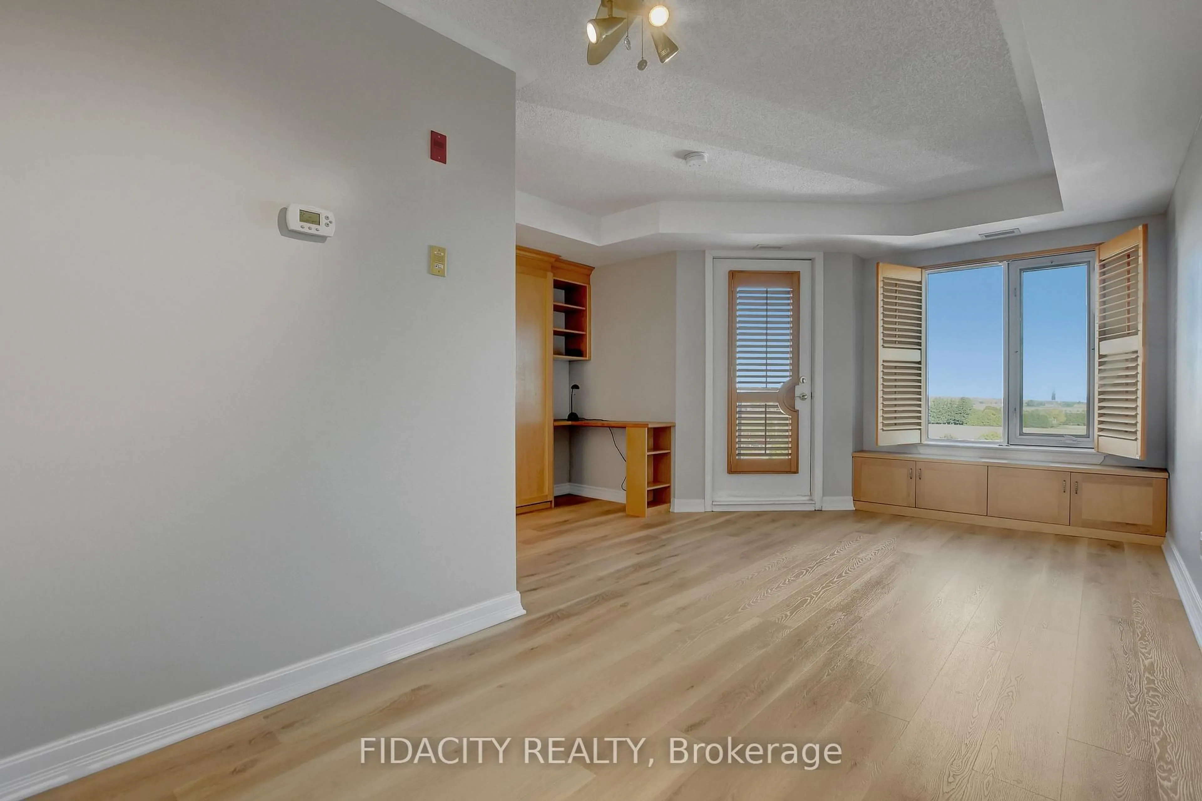 A pic of a room for 310 Central Park Dr #6C, Ottawa Ontario K2C 4G4