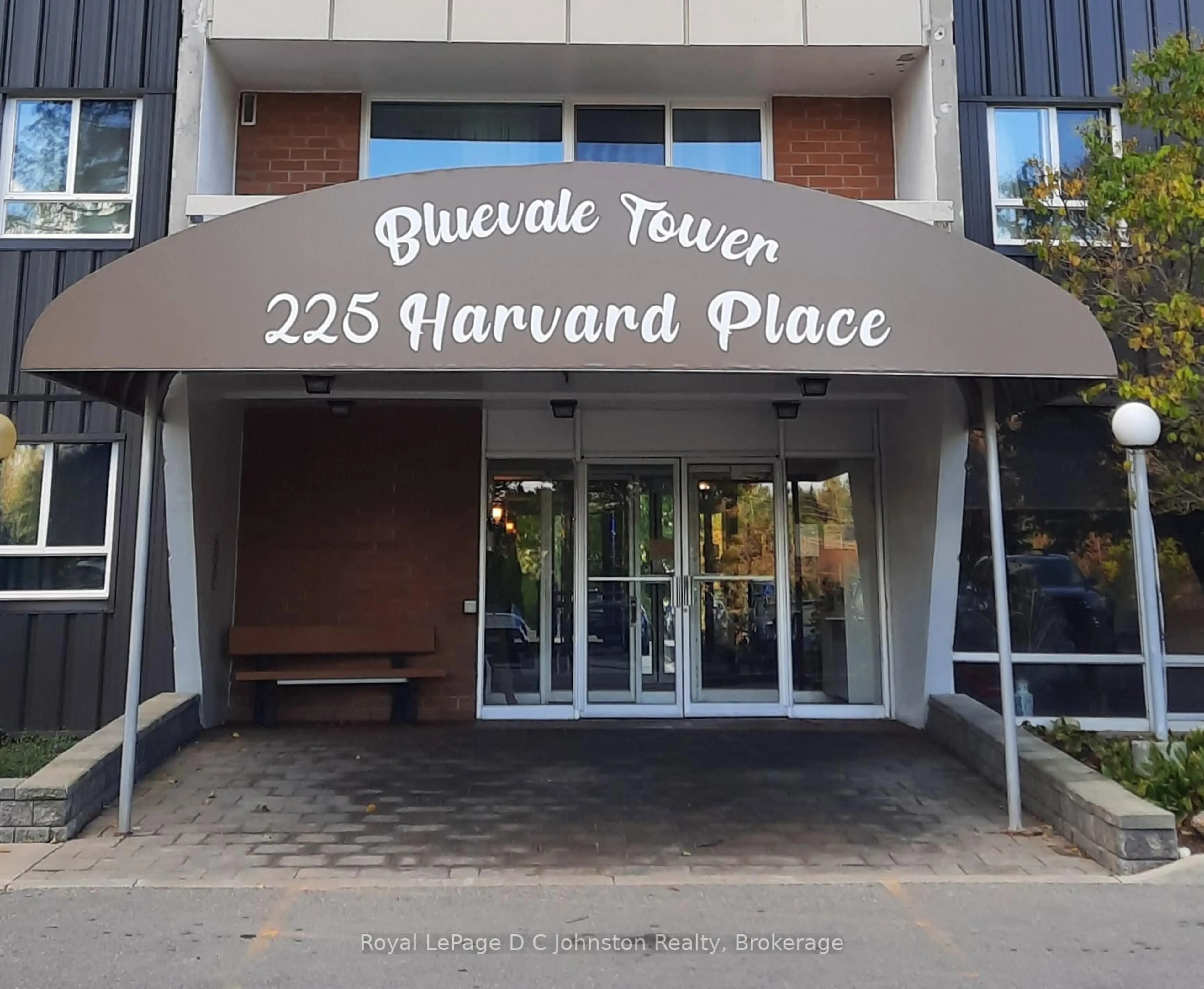 Indoor foyer for 225 Harvard Pl #806, Waterloo Ontario N2J 4H4