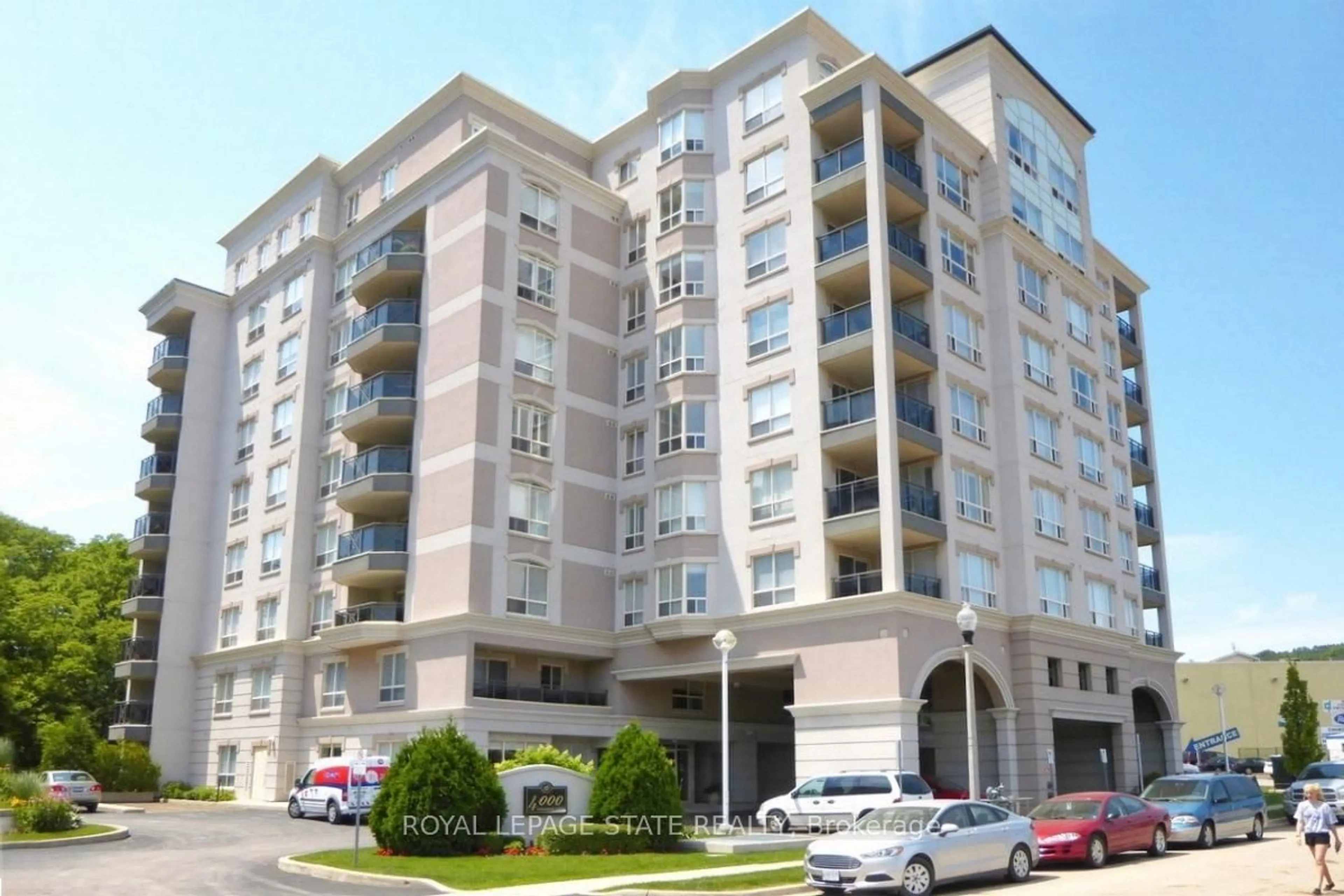 Indoor foyer for 4000 Creekside Dr #401, Hamilton Ontario L9H 7S9