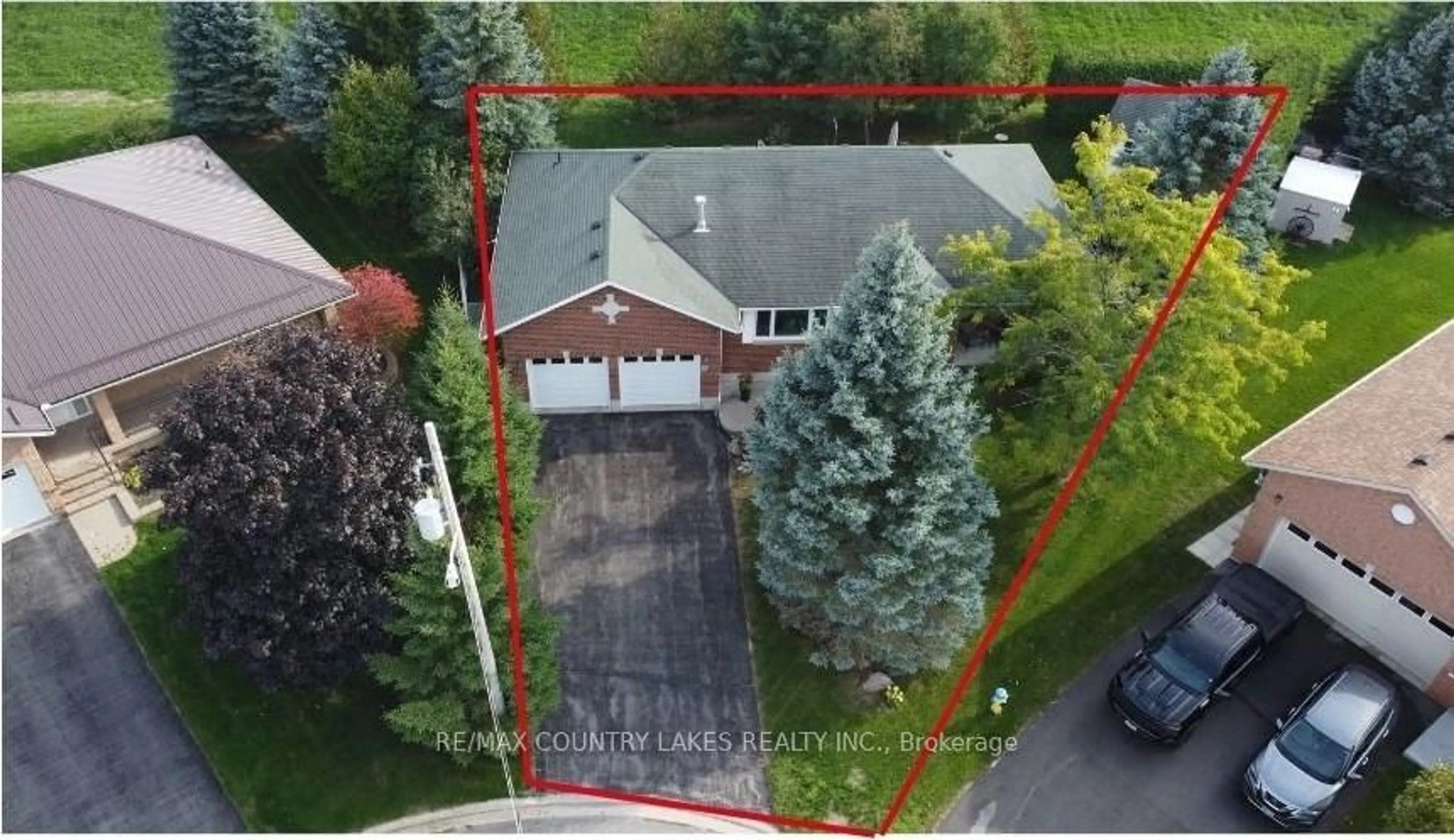 A pic from outside/outdoor area/front of a property/back of a property/a pic from drone, street for 57 Eakins Crt, Kawartha Lakes Ontario K9V 6J9