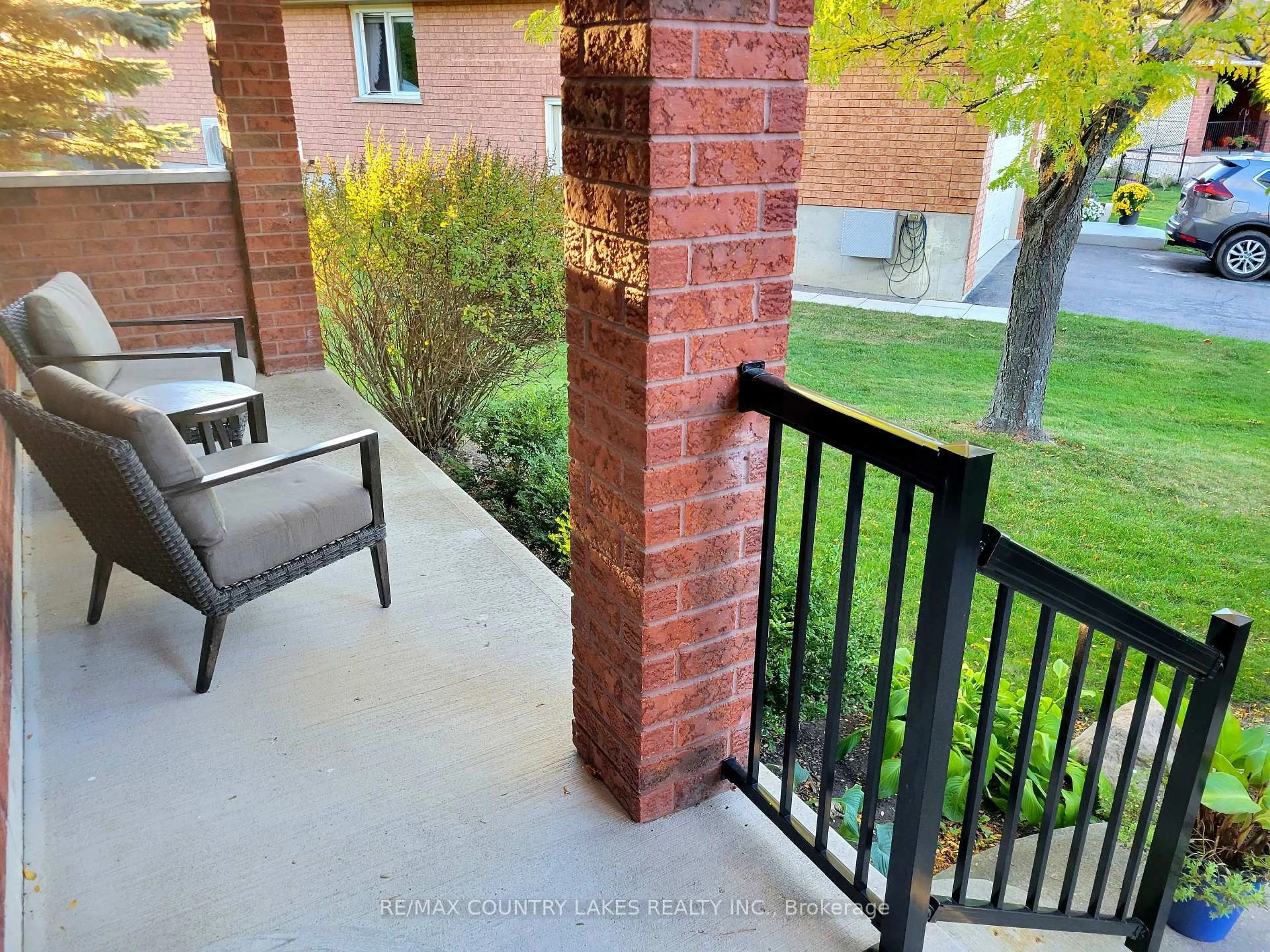 Patio, street for 57 Eakins Crt, Kawartha Lakes Ontario K9V 6J9