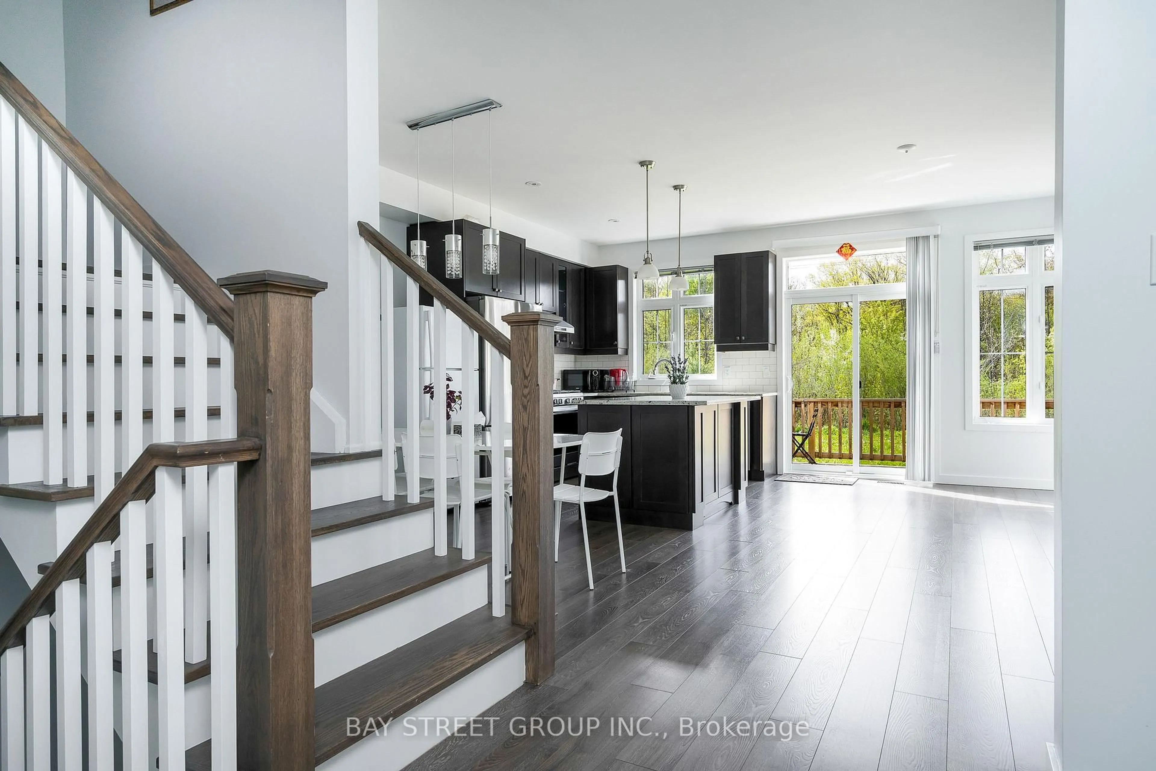 Open concept kitchen, unknown for 142 yellow birch Cres, Blue Mountains Ontario L9Y 0R4