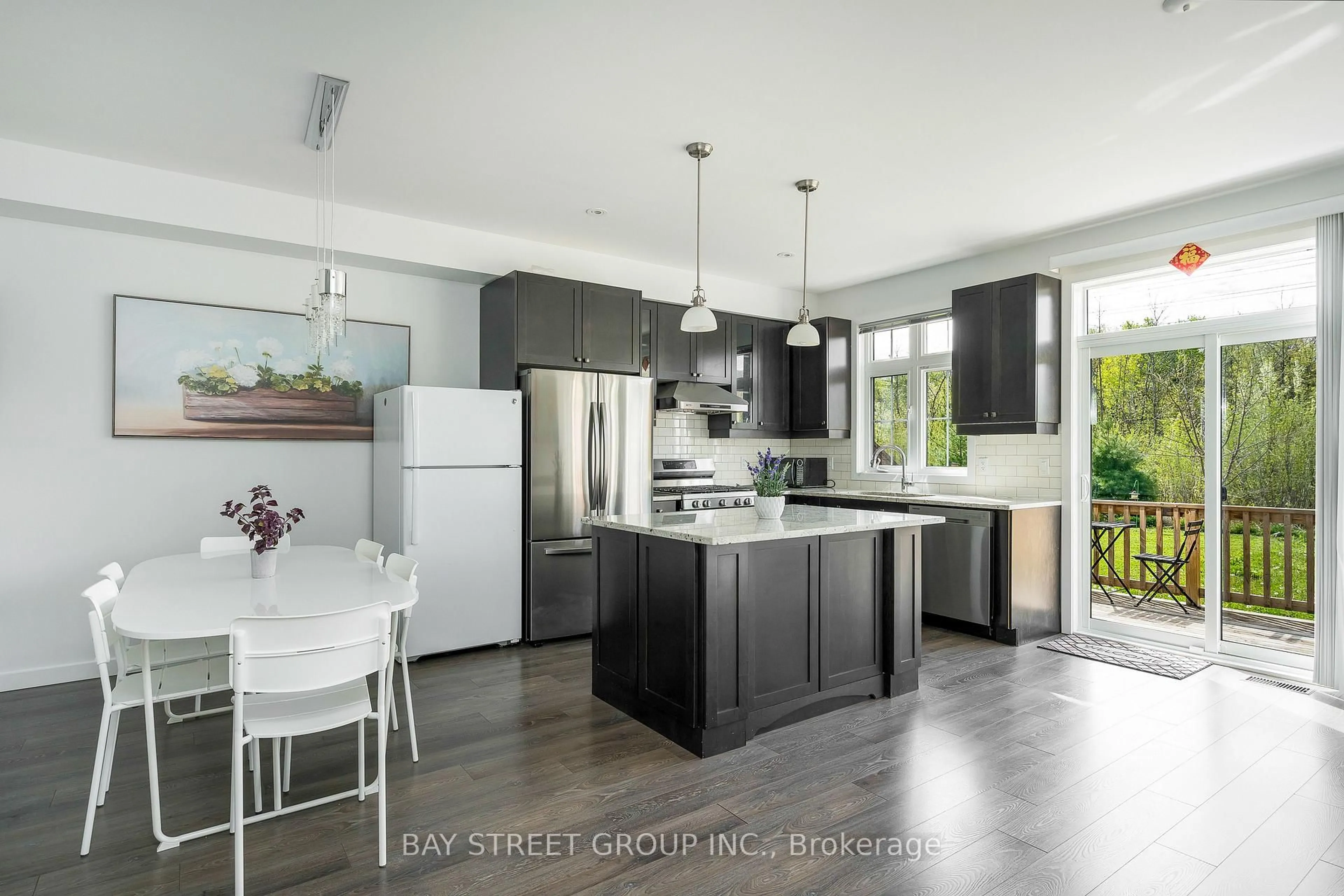 Open concept kitchen, unknown for 142 yellow birch Cres, Blue Mountains Ontario L9Y 0R4