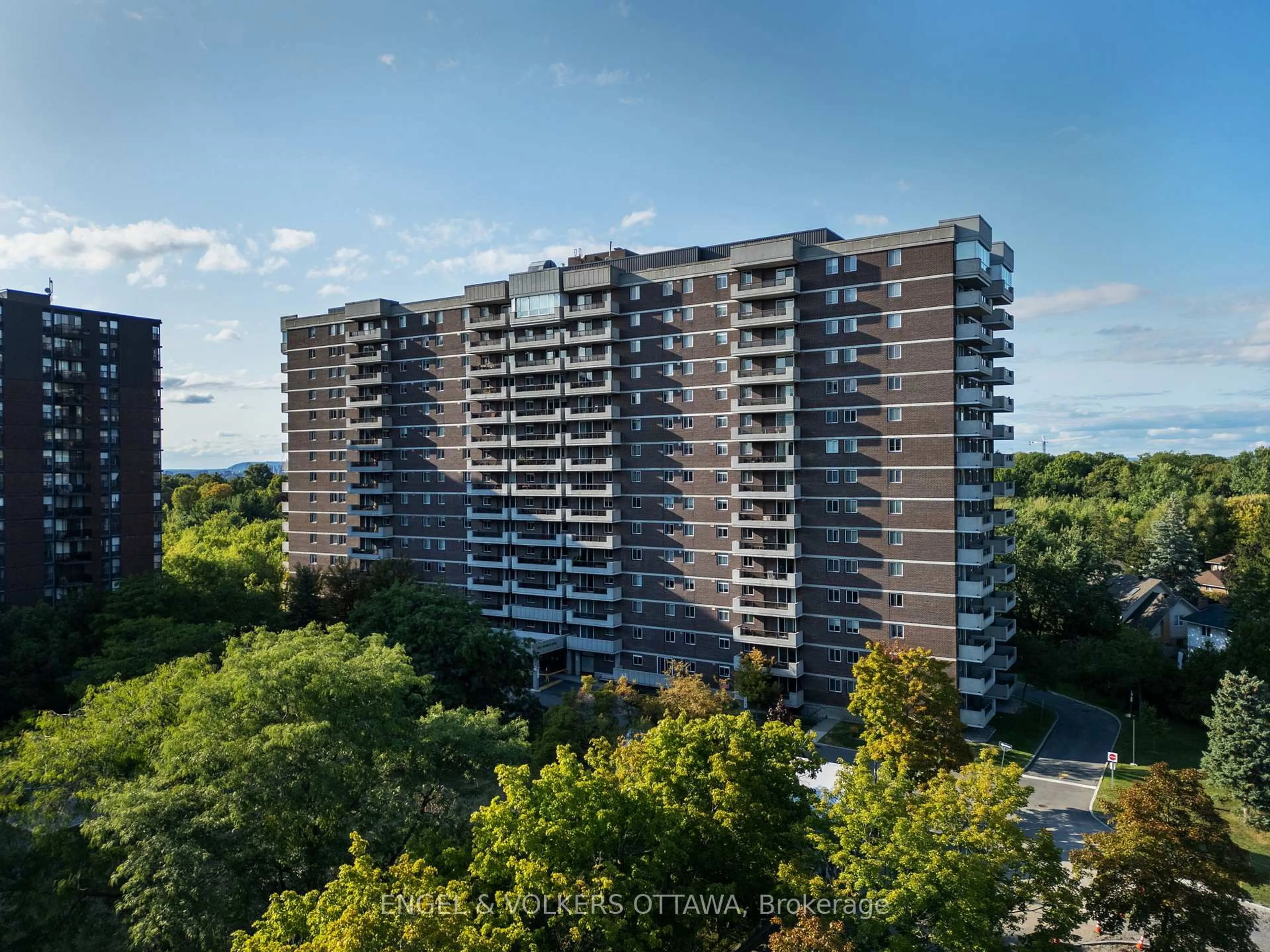 A pic from outside/outdoor area/front of a property/back of a property/a pic from drone, city buildings view from balcony for 1705 Playfair Dr #105, Ottawa Ontario K1H 8P6