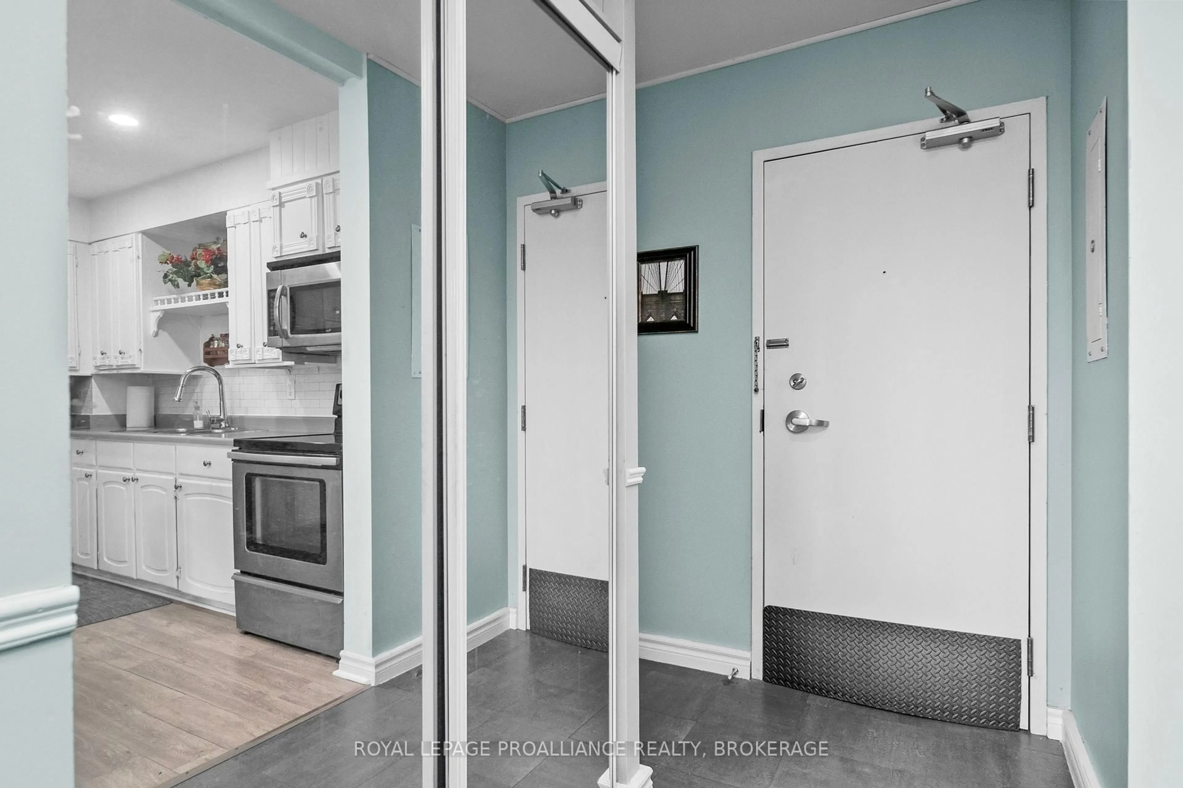 Indoor entryway for 66 Greenview Dr #510, Kingston Ontario K7M 7C5