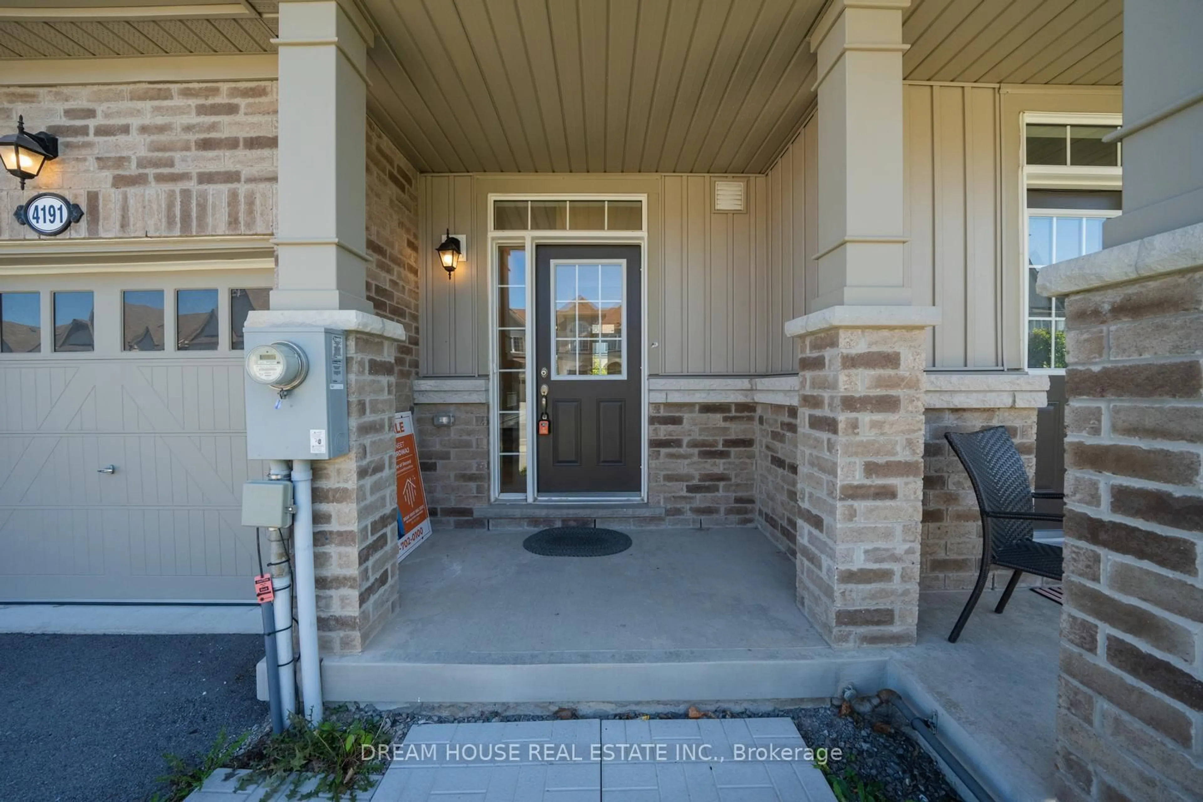 Indoor entryway for 4191 Cherry Heights Blvd, Lincoln Ontario L3J 0R3