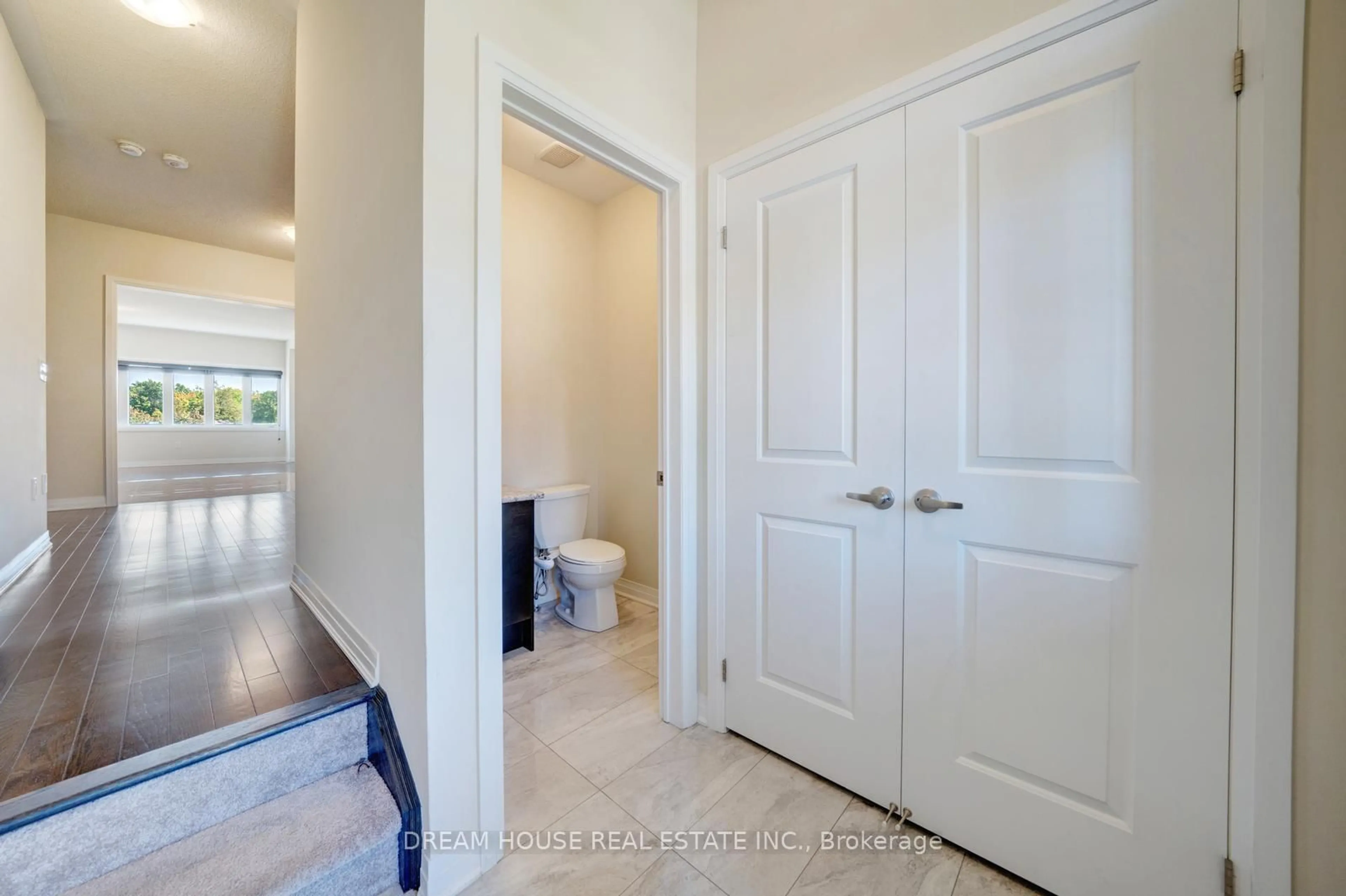 Indoor entryway for 4191 Cherry Heights Blvd, Lincoln Ontario L3J 0R3