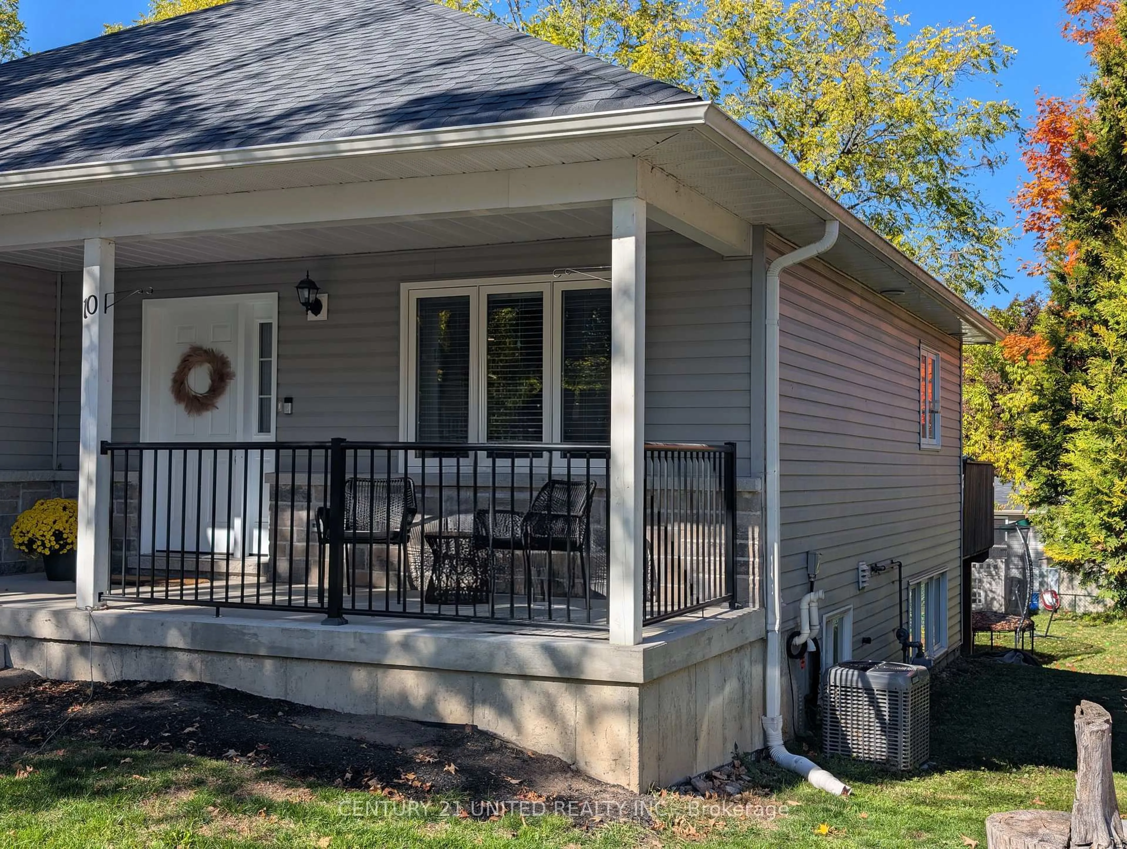 Home with vinyl exterior material, street for 10 William St, Selwyn Ontario K0L 2H0