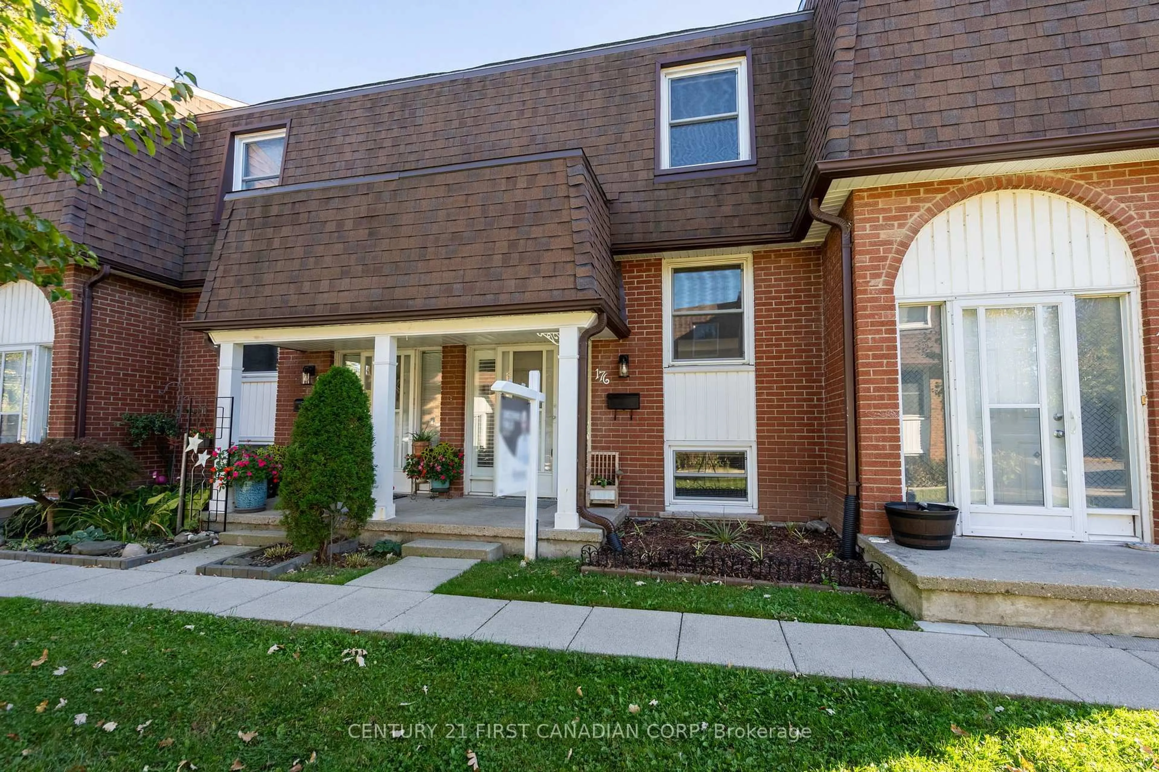Home with brick exterior material, street for 176 Gardenwood Dr, London South Ontario N6J 3Z9