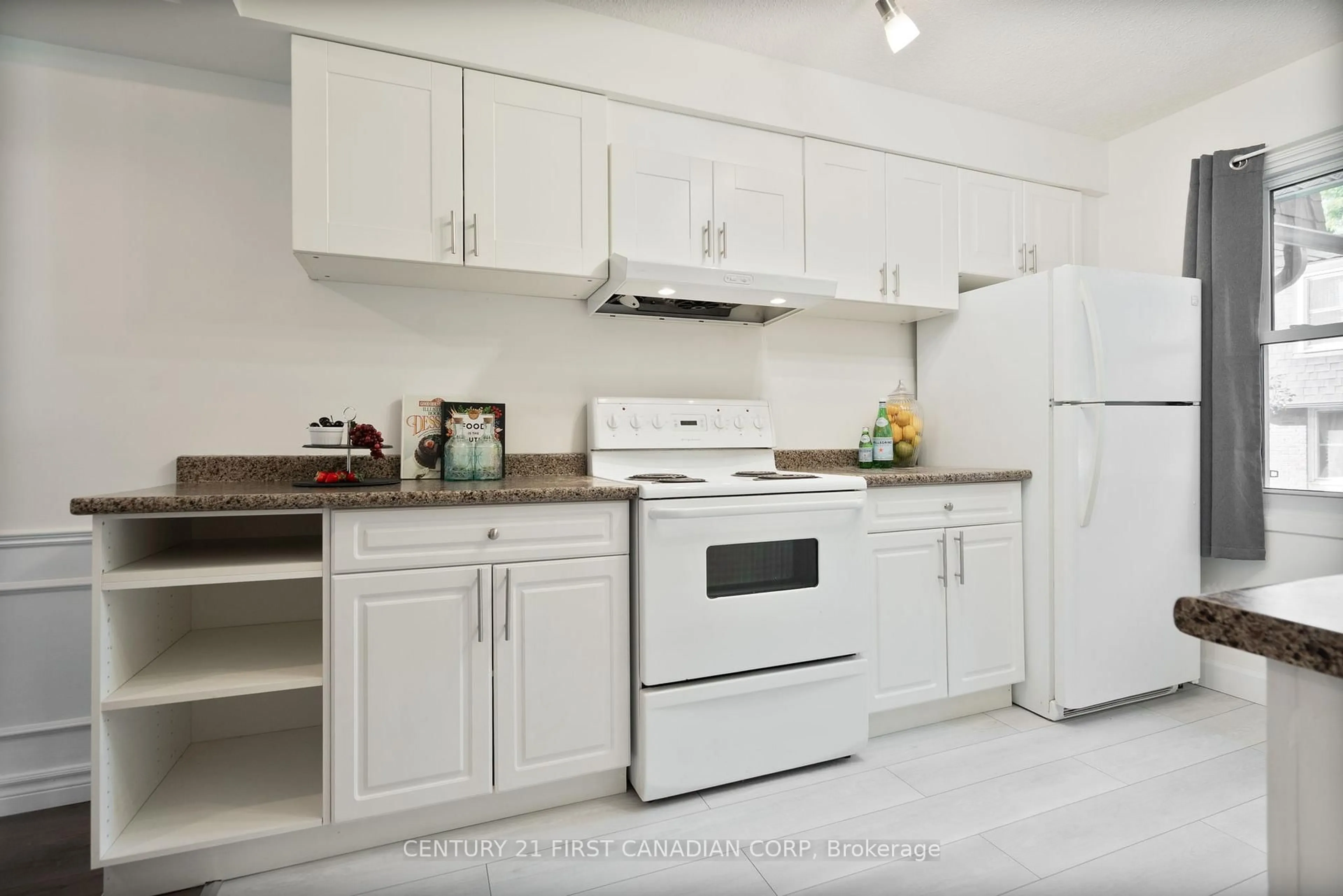 Standard kitchen, ceramic/tile floor for 176 Gardenwood Dr, London South Ontario N6J 3Z9