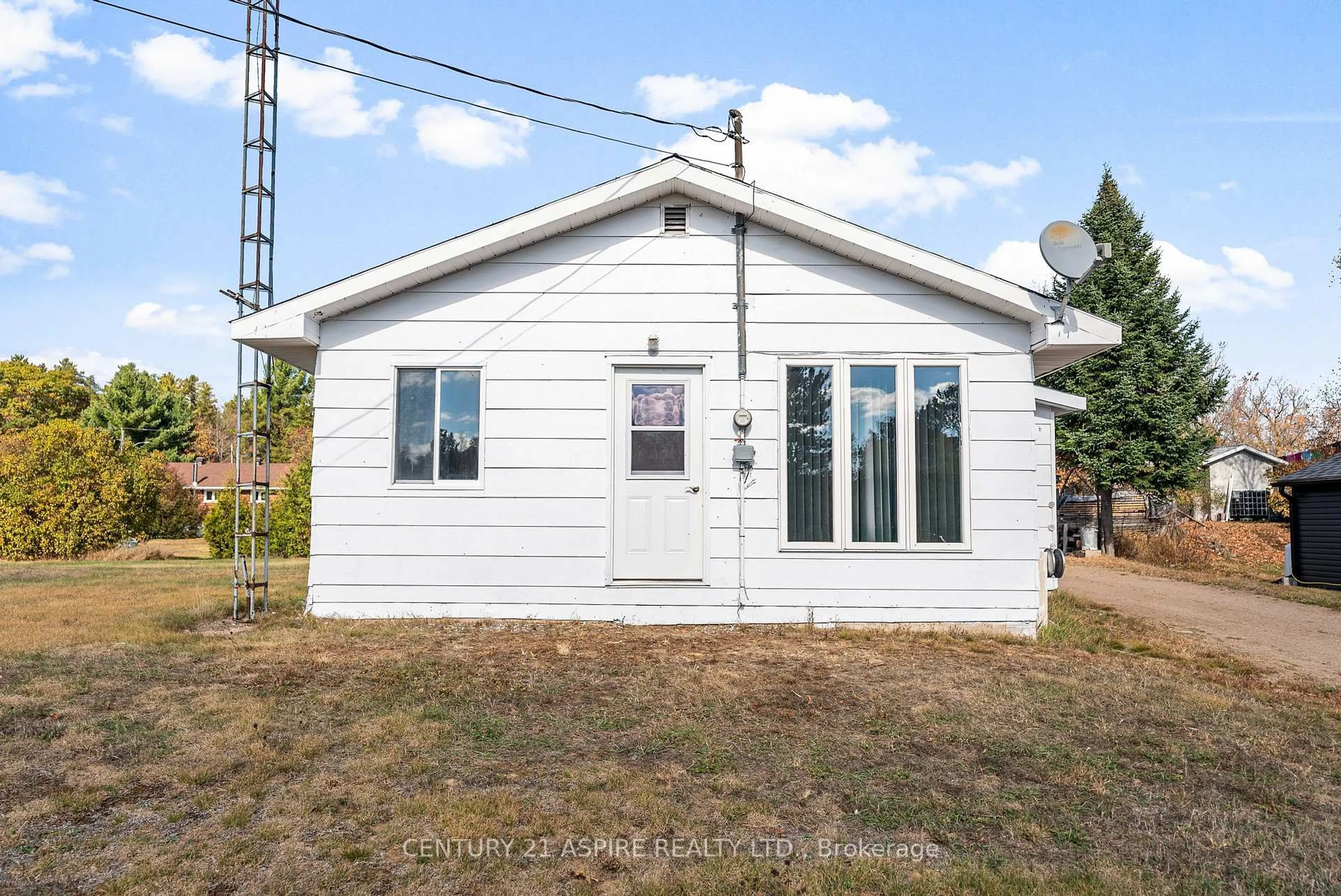Home with vinyl exterior material, building for 22 Zilney St, Barry's Bay Ontario K0J 1B0