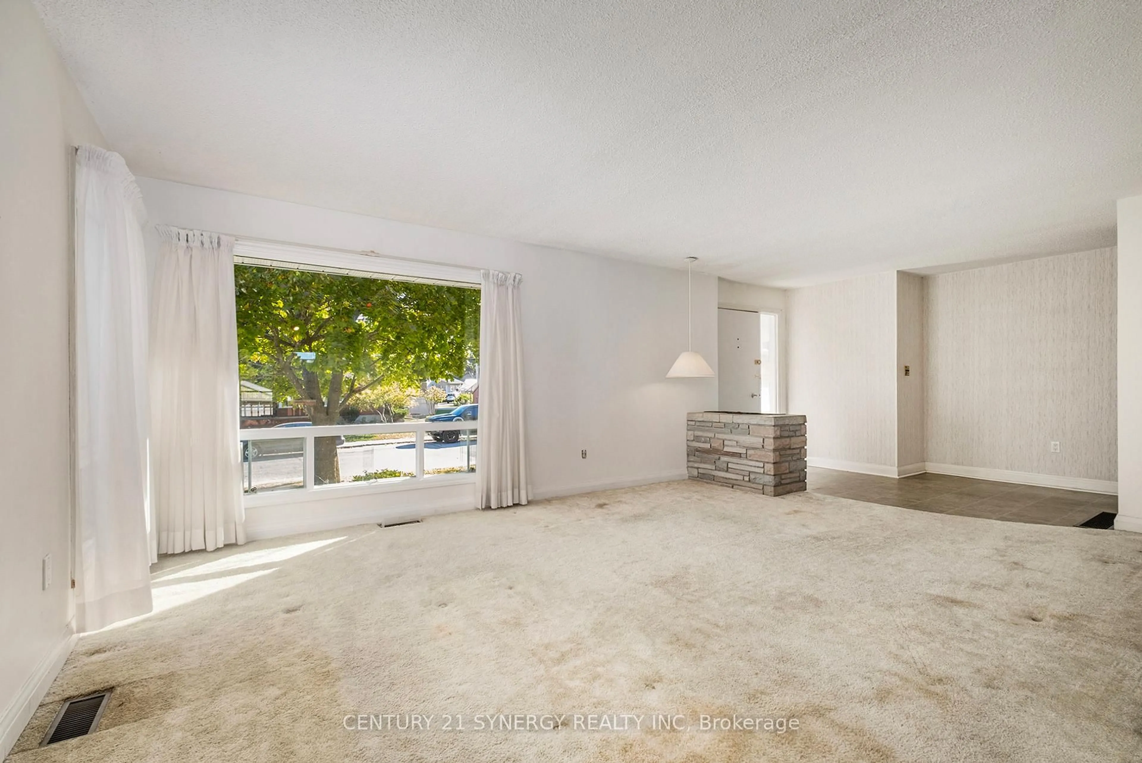 Unknown for 10 Florence St, Smiths Falls Ontario K7A 4A3