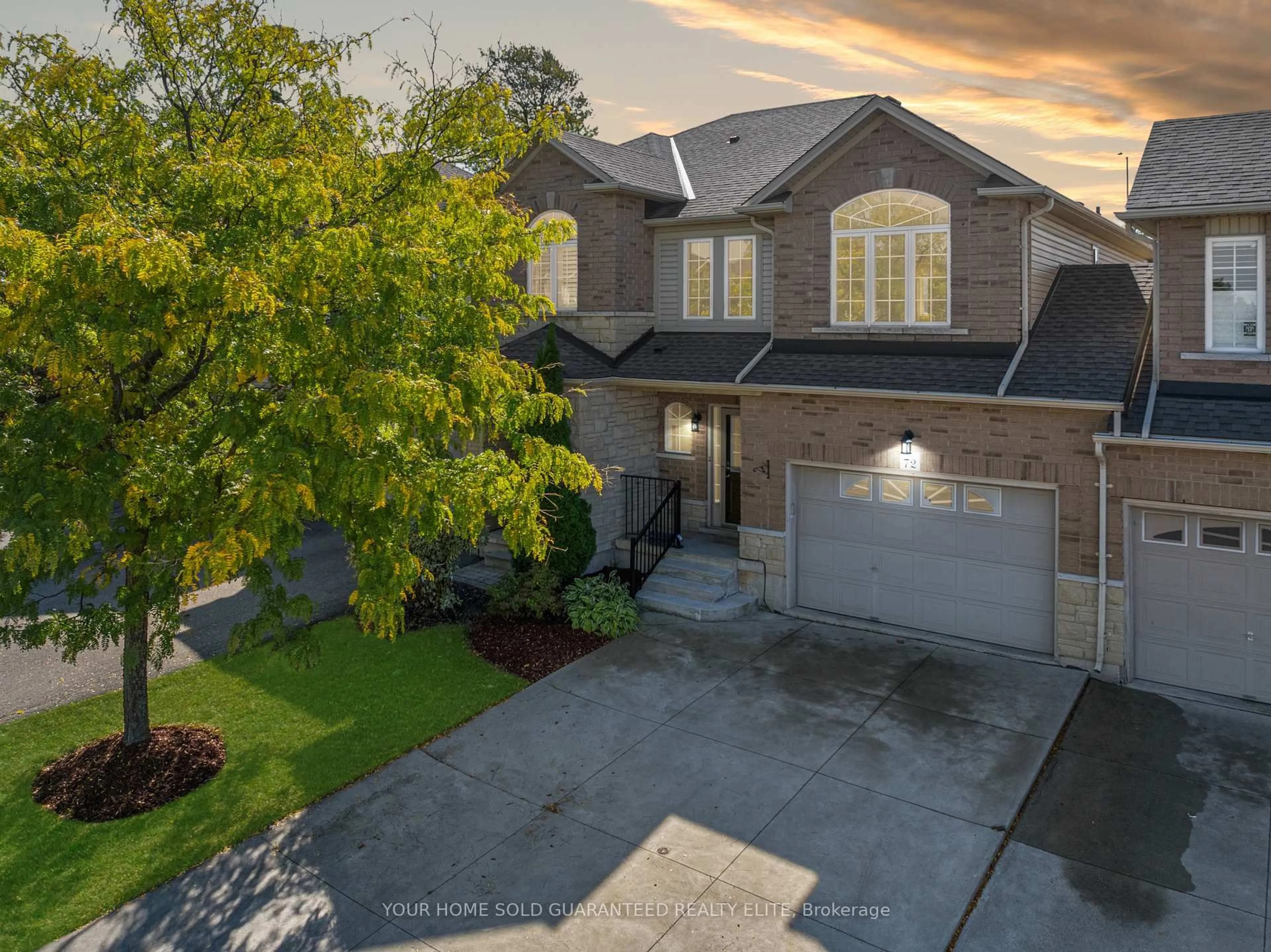 A pic from outside/outdoor area/front of a property/back of a property/a pic from drone, street for 72 Cornerstone Dr, Hamilton Ontario L8J 0A9