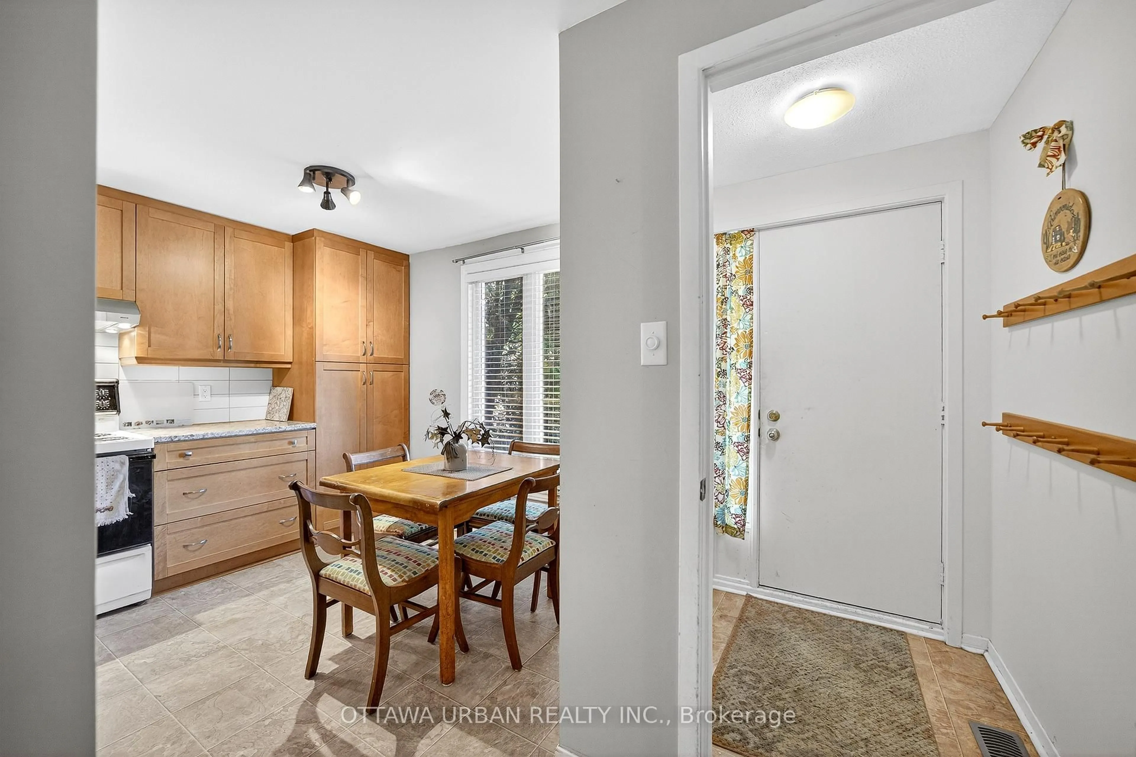 Unknown for 7986 Decarie Dr, Ottawa Ontario K1C 2C4