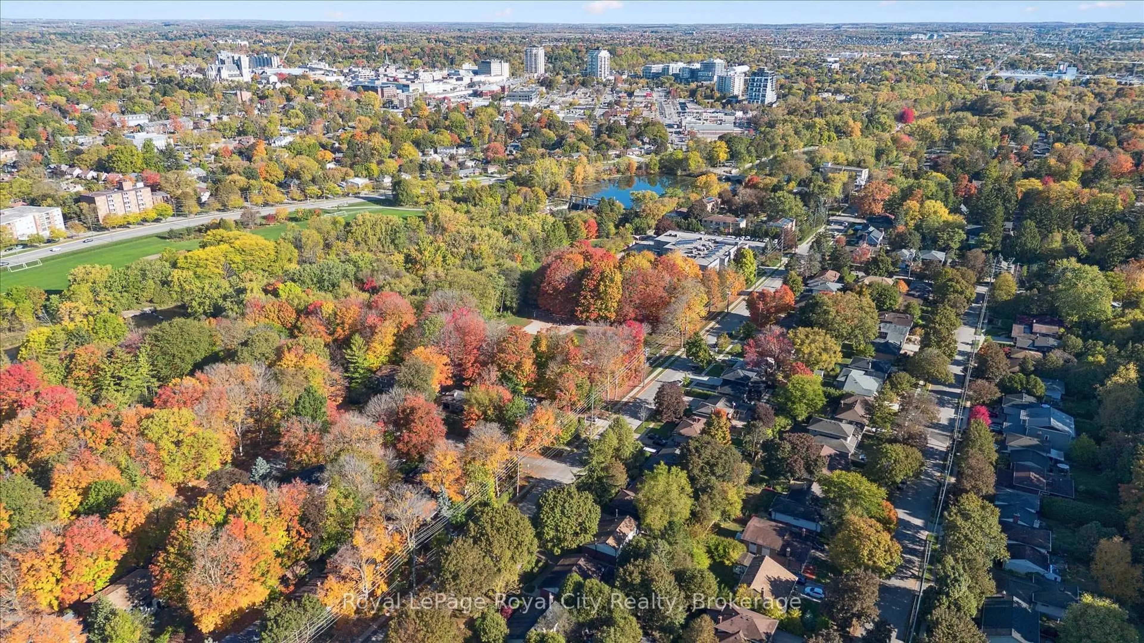 A pic from outside/outdoor area/front of a property/back of a property/a pic from drone, unknown for 228 Water St, Guelph Ontario N1G 1B2