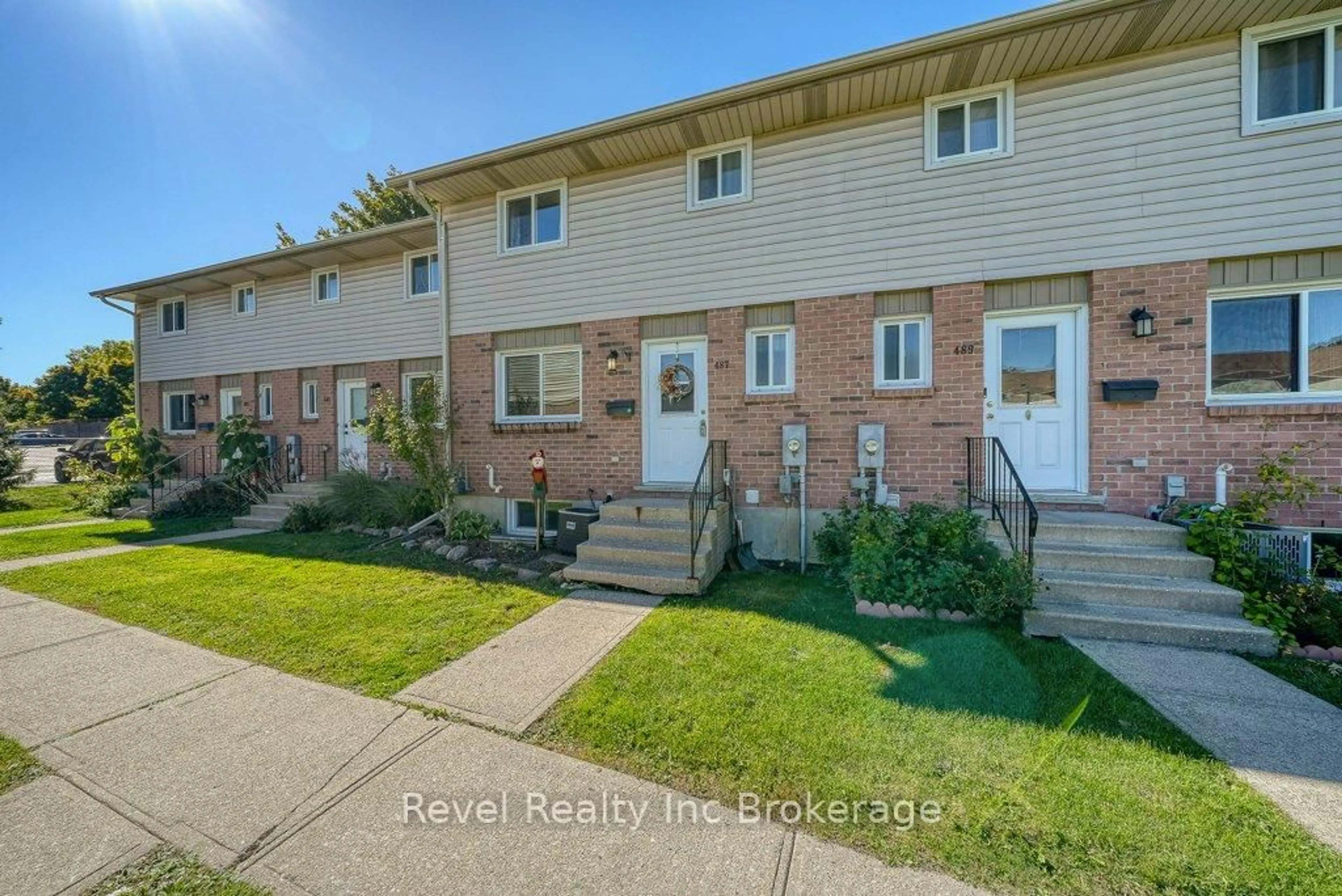 Unknown for 487 Springbank Ave #22, Woodstock Ontario N4T 1R1