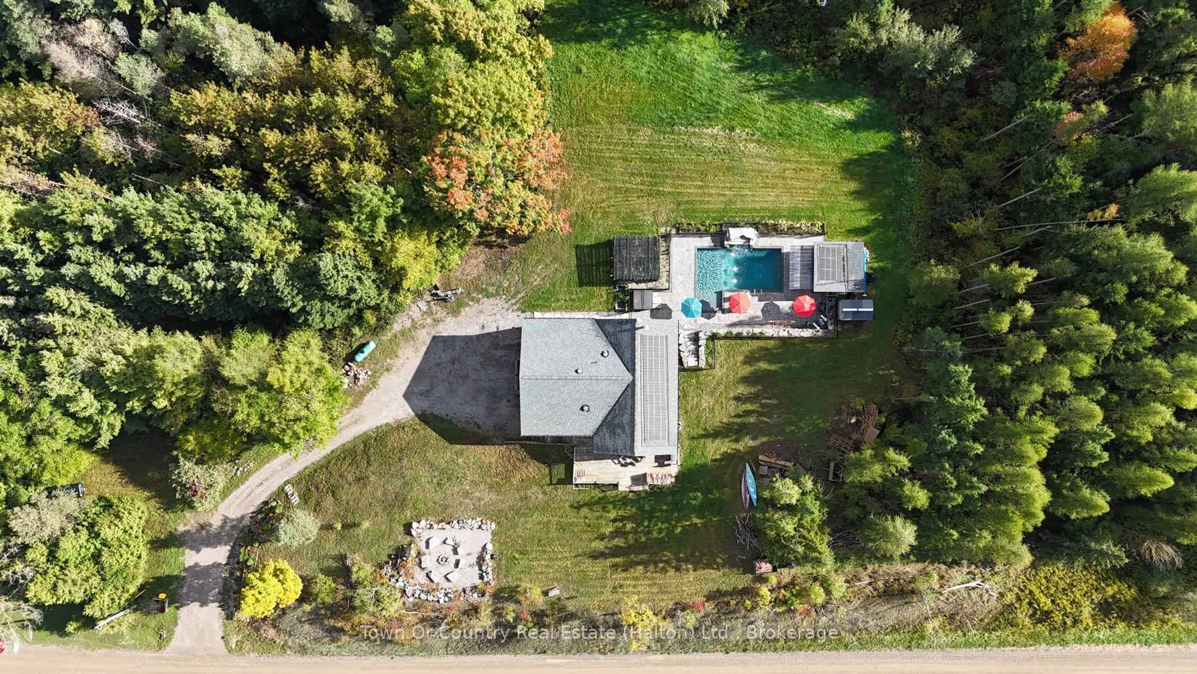 A pic from outside/outdoor area/front of a property/back of a property/a pic from drone, water/lake/river/ocean view for 5041 Third Line, Erin Ontario L7J 2L8