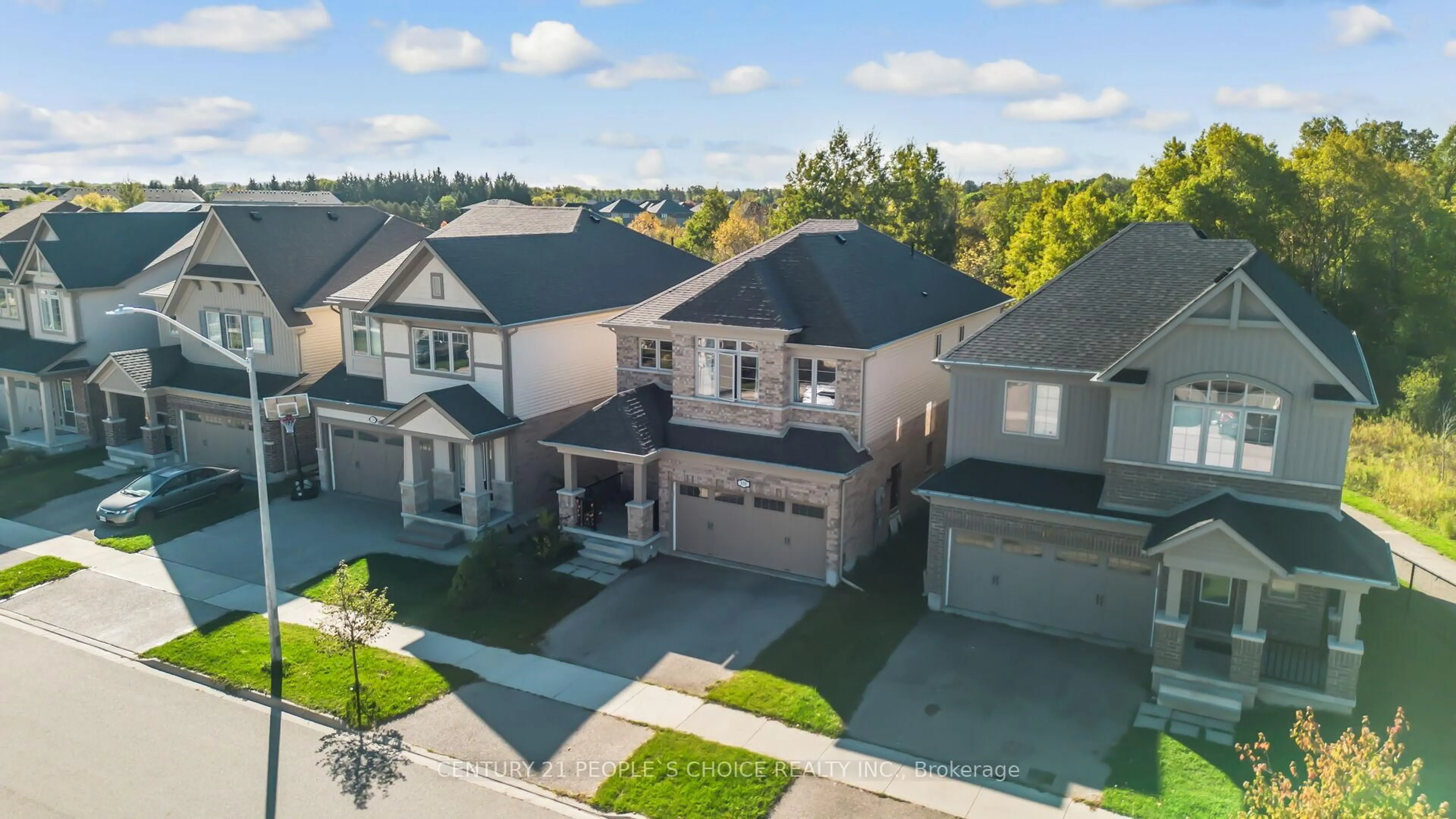 A pic from outside/outdoor area/front of a property/back of a property/a pic from drone, street for 131 Steeplechase Way, Waterloo Ontario N2K 0E7