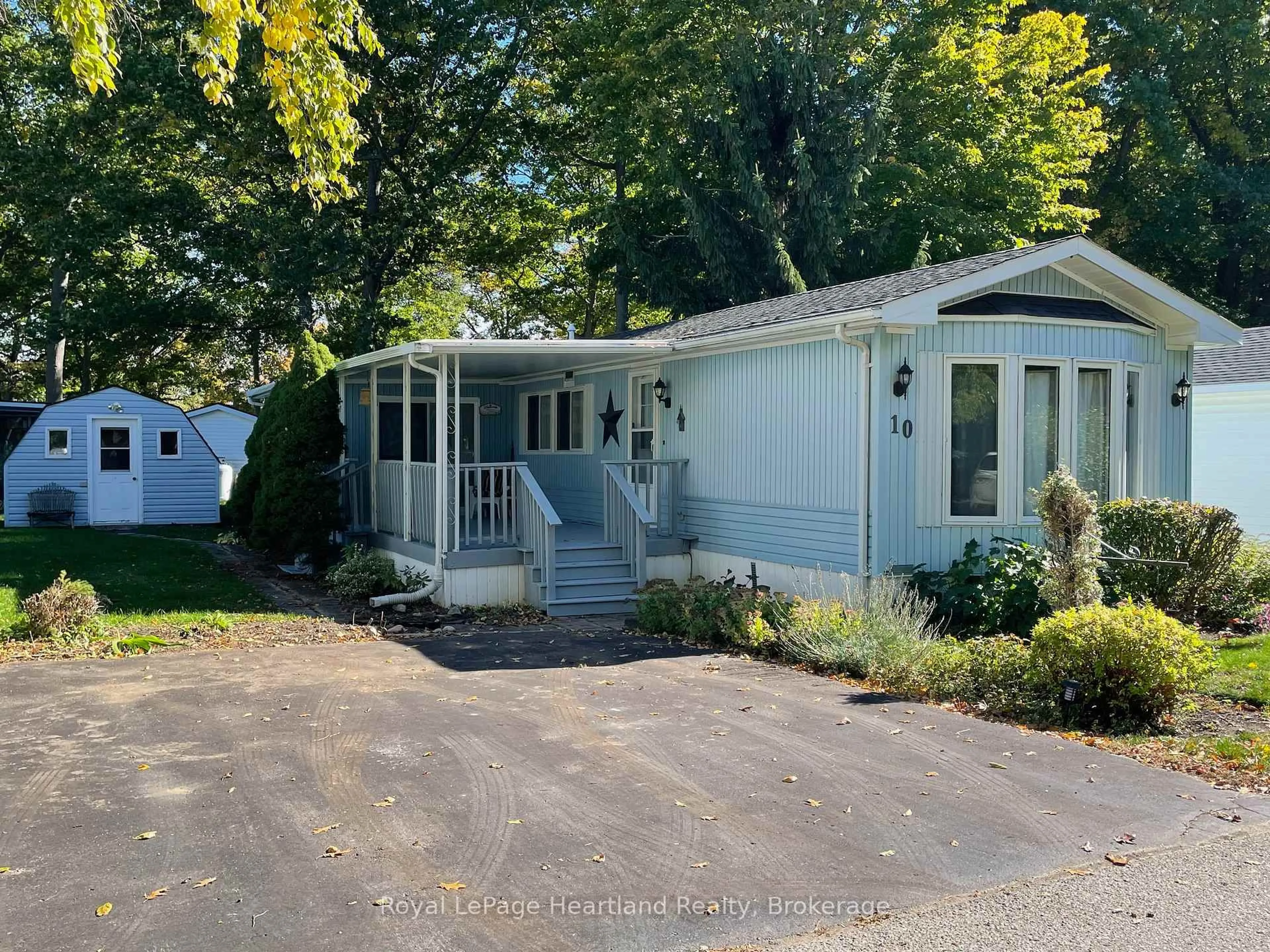 Home with vinyl exterior material, unknown for 10 Cree Lane, Ashfield-Colborne-Wawanosh Ontario N7A 3Y2