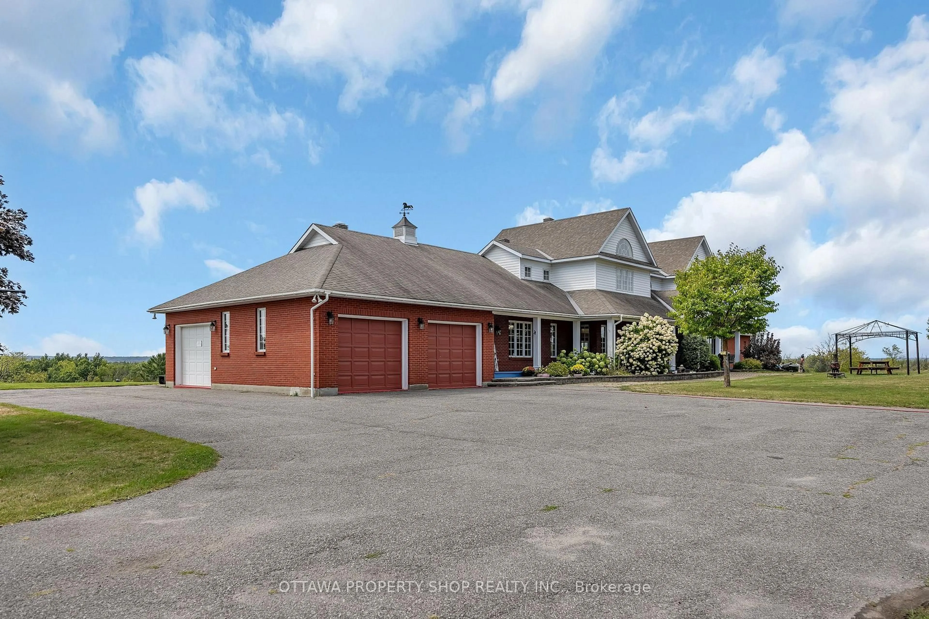 A pic from outside/outdoor area/front of a property/back of a property/a pic from drone, unknown for 3031 Greenland Rd, Ottawa Ontario K0A 1T0