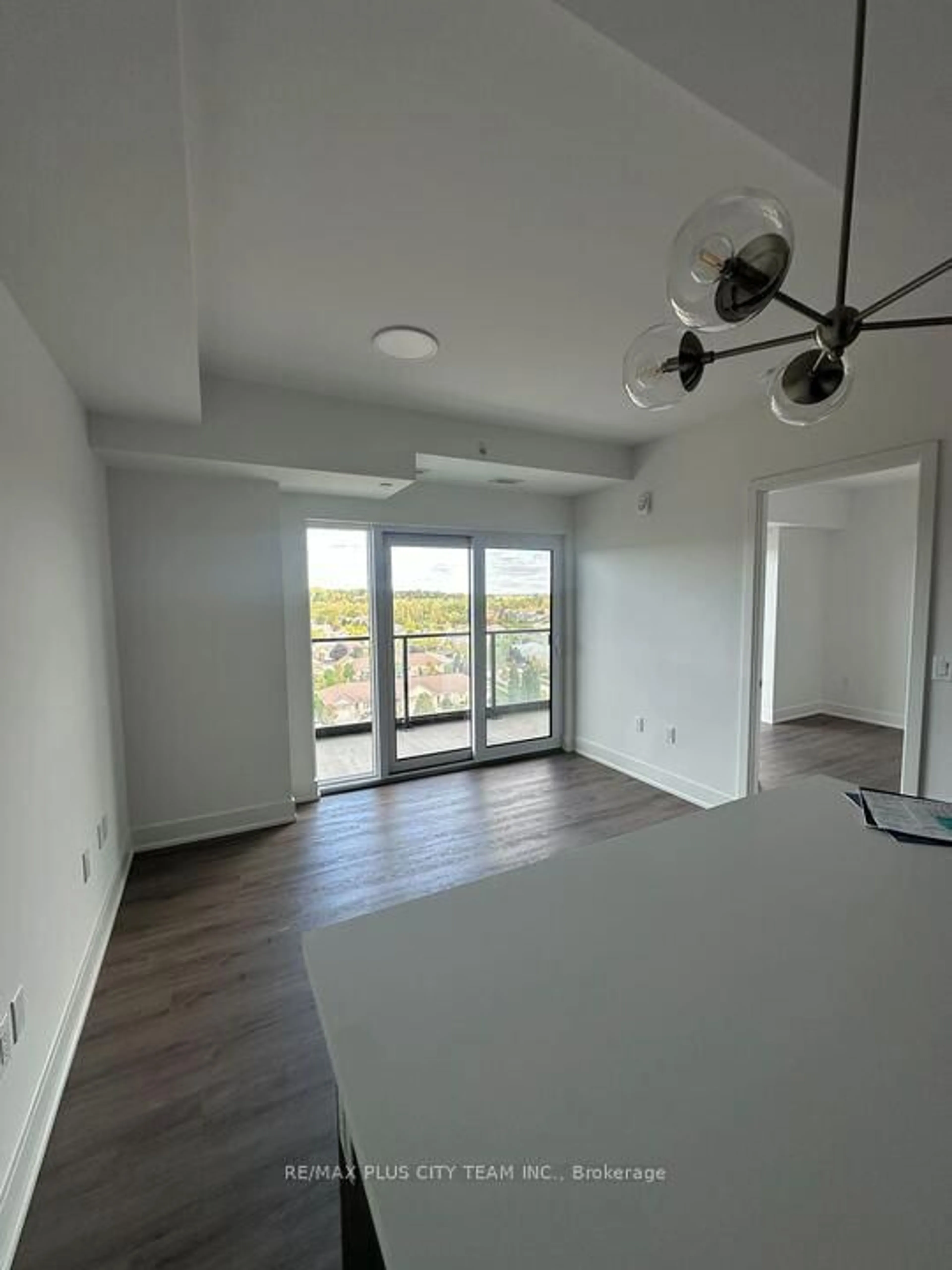 A pic of a room for 575 Conklin Rd #820, Brantford Ontario N3T 0Y2