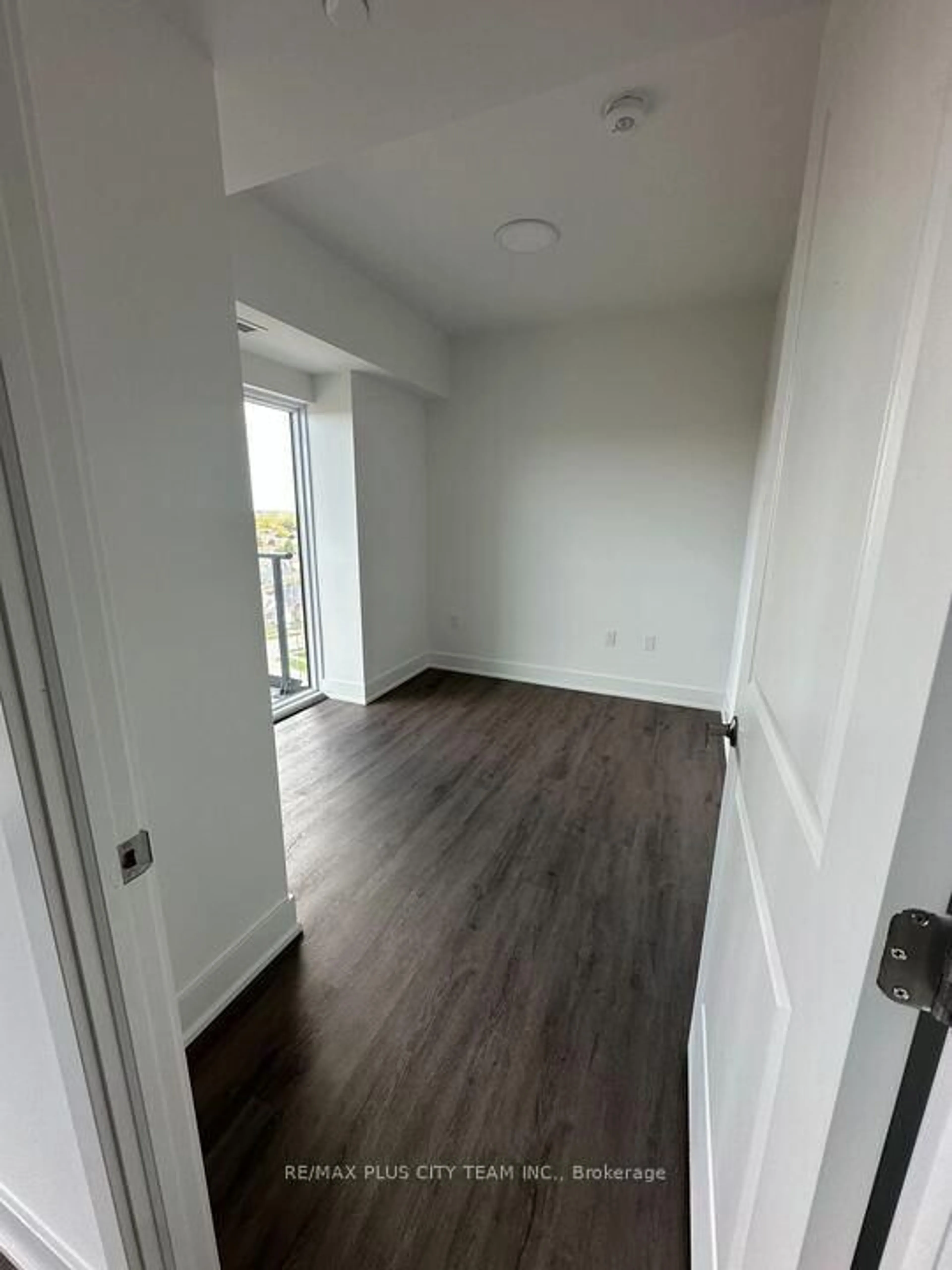A pic of a room for 575 Conklin Rd #820, Brantford Ontario N3T 0Y2
