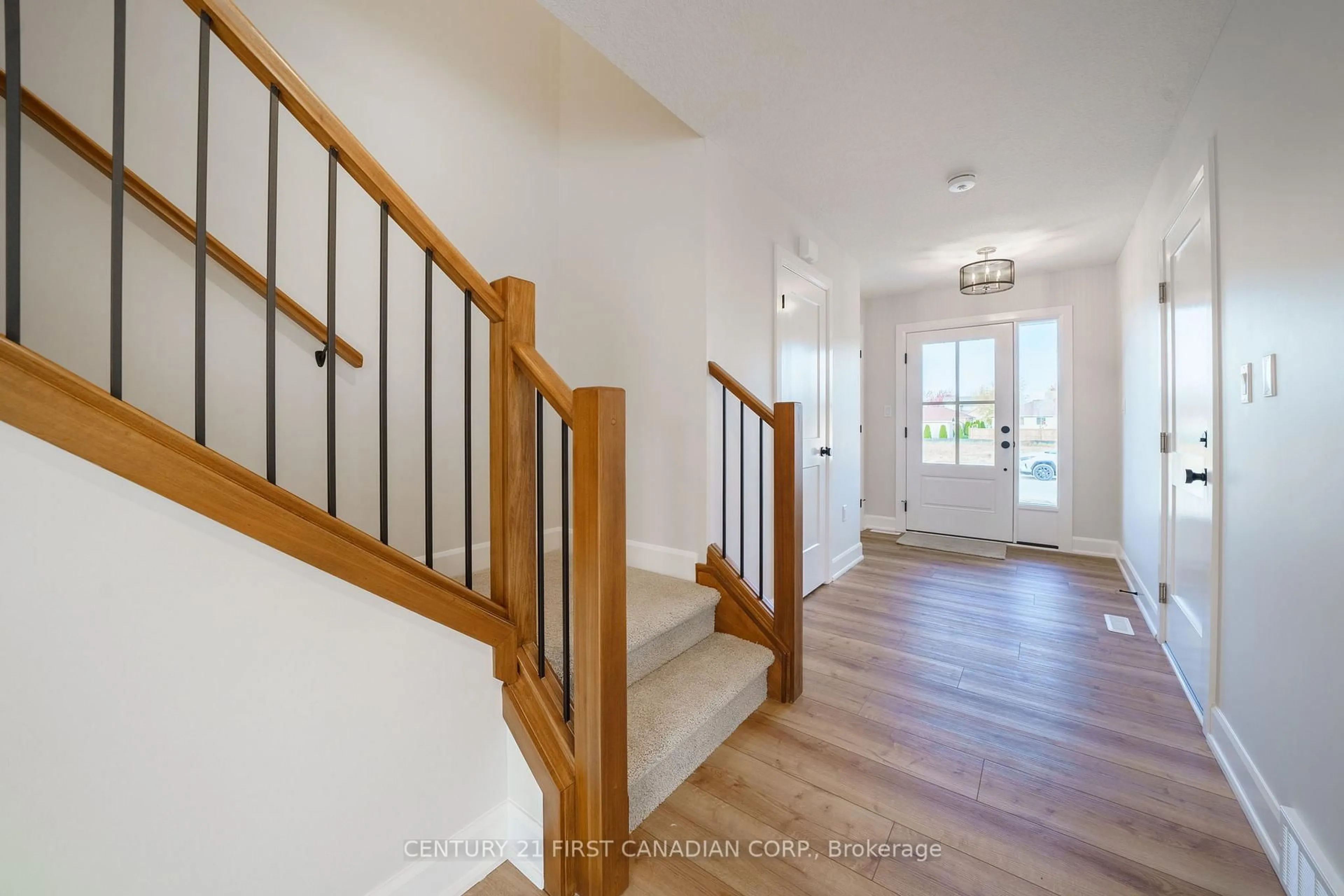 Indoor entryway for 34 Postma Cres, North Middlesex Ontario N0M 1A0