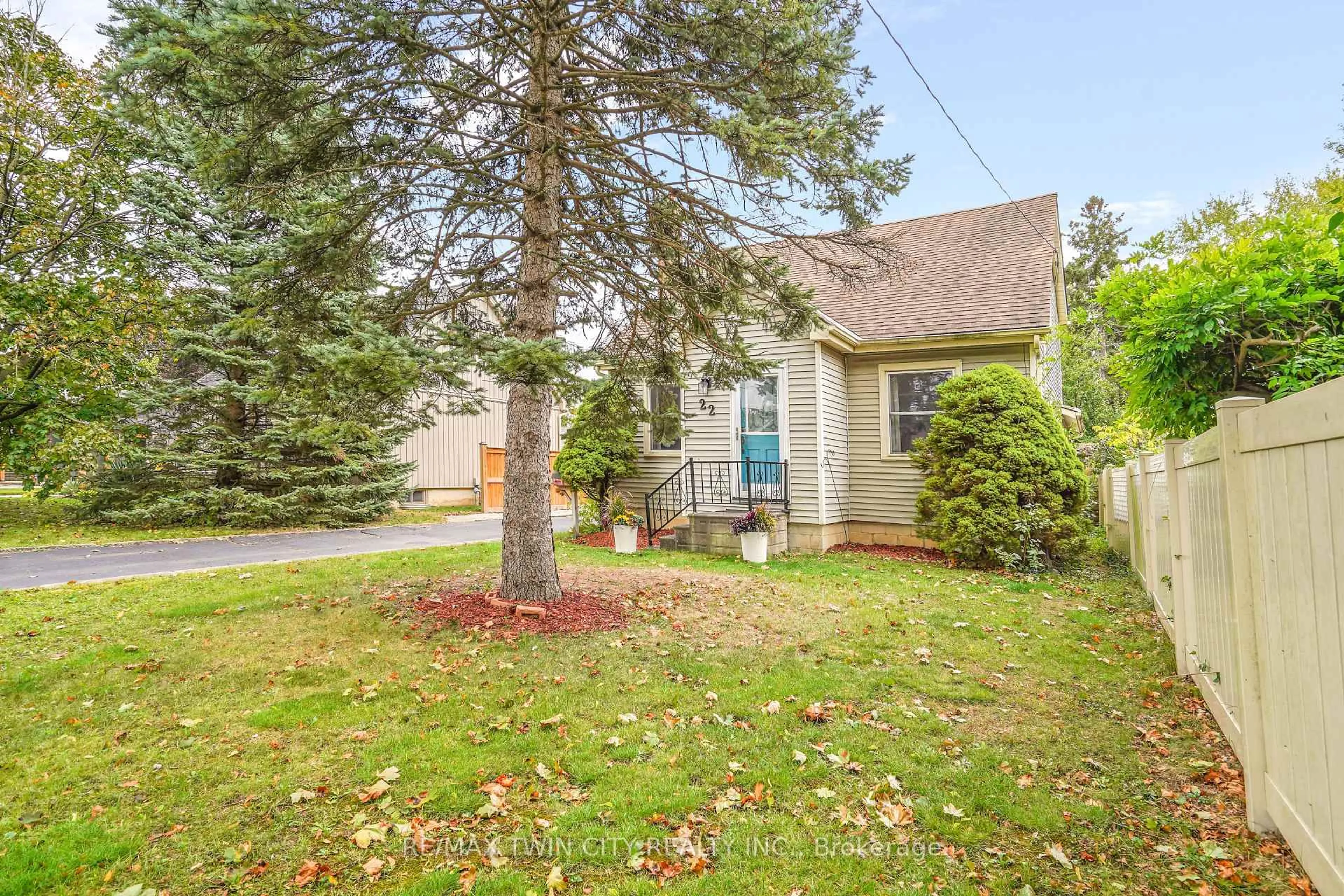 Unknown for 22 Wayne Dr, Brantford Ontario N3R 2Y7
