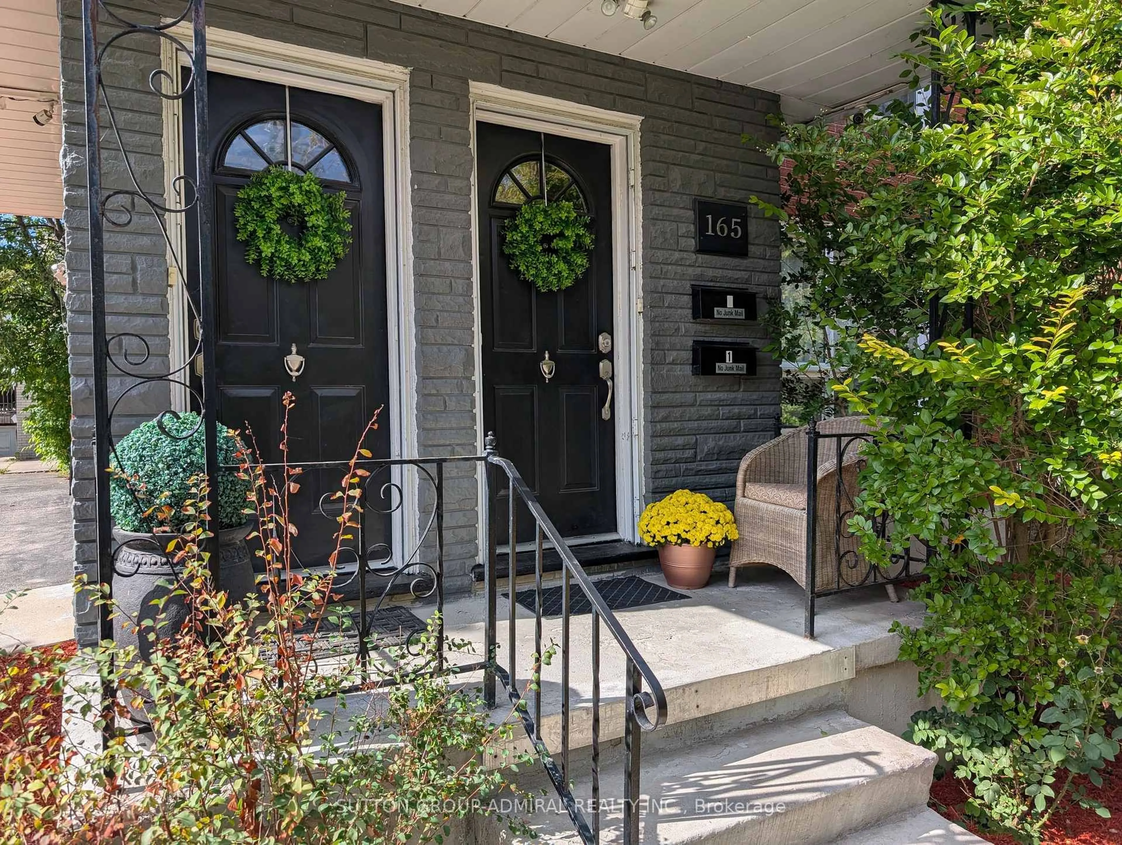 Unknown for 165 King Edward Ave, London South Ontario N5Z 3T5