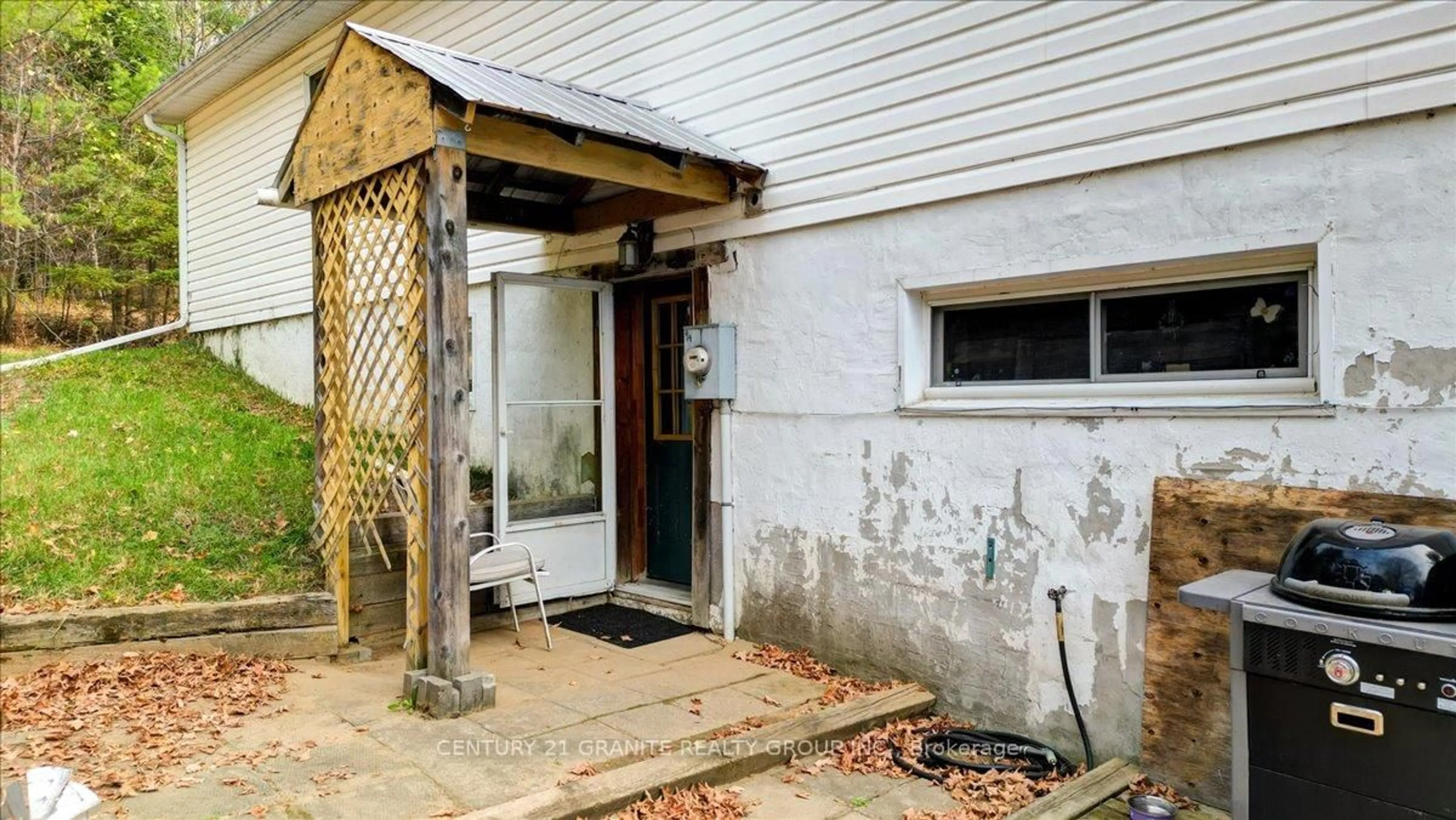 Patio, street for 482 Old L'Amable Rd, Bancroft Ontario K0L 1C0