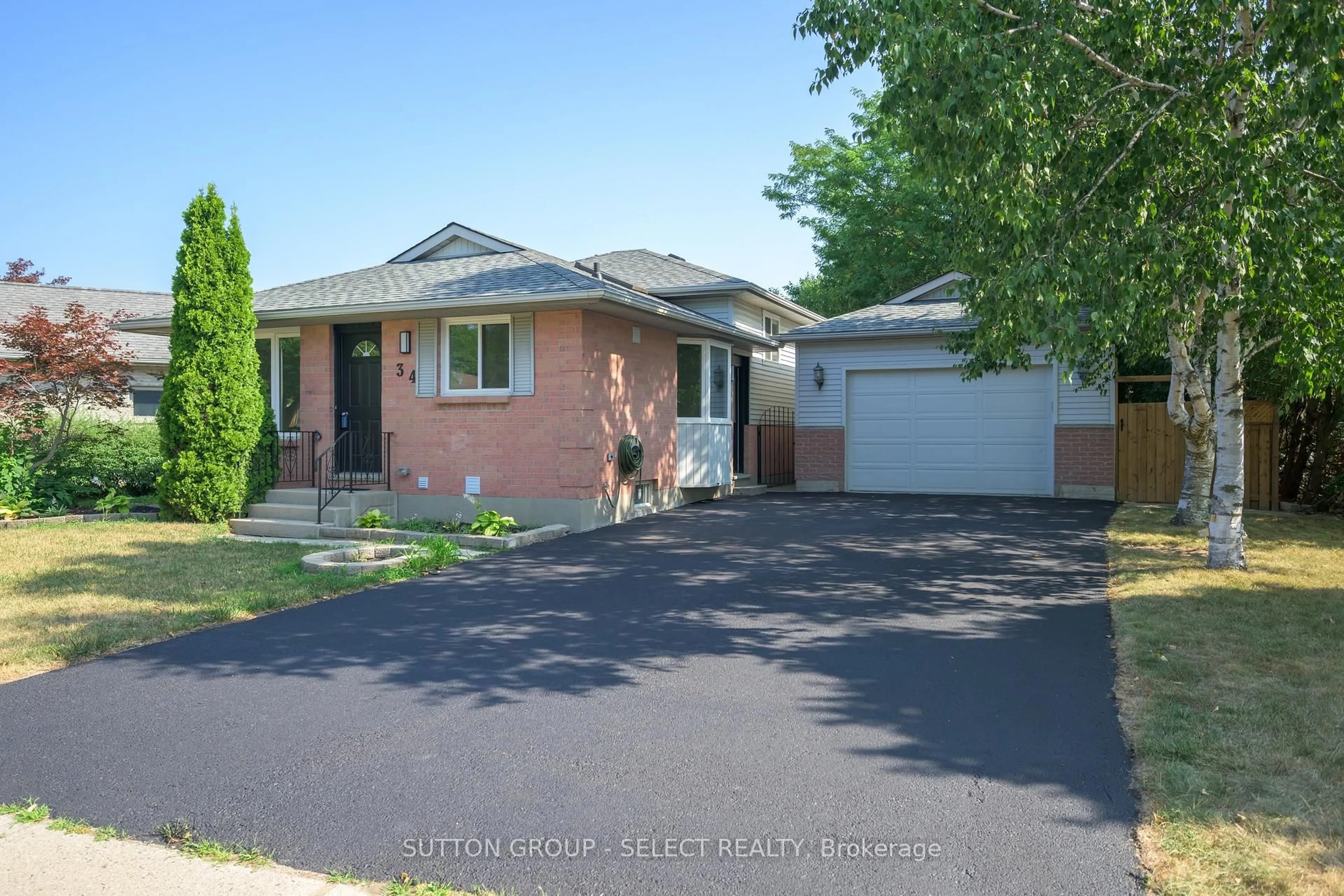 Unknown for 34 Ripley Rd, London East Ontario N5V 3V1