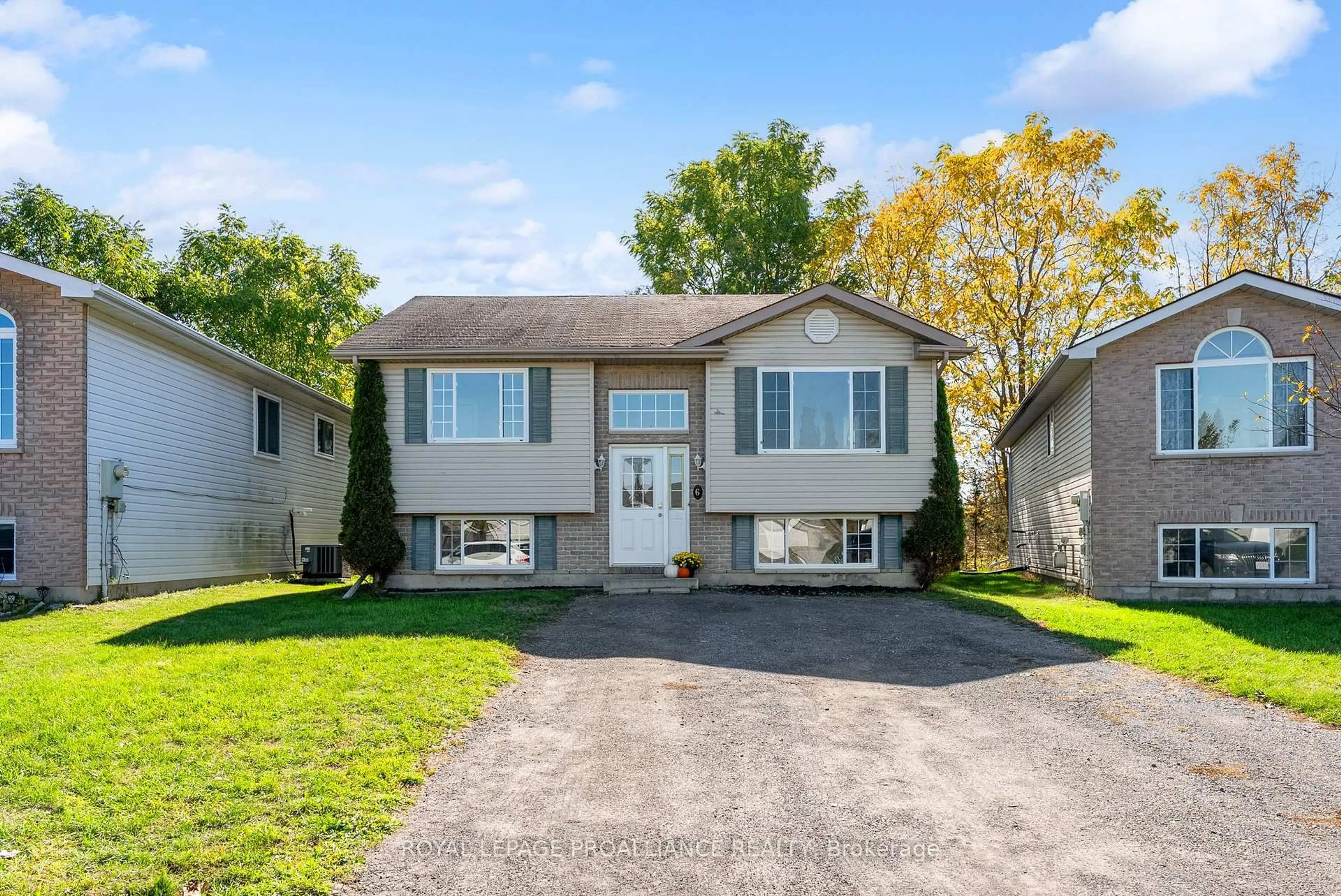 Home with vinyl exterior material, street for 6 Lake Crt, Belleville Ontario K8P 5M8