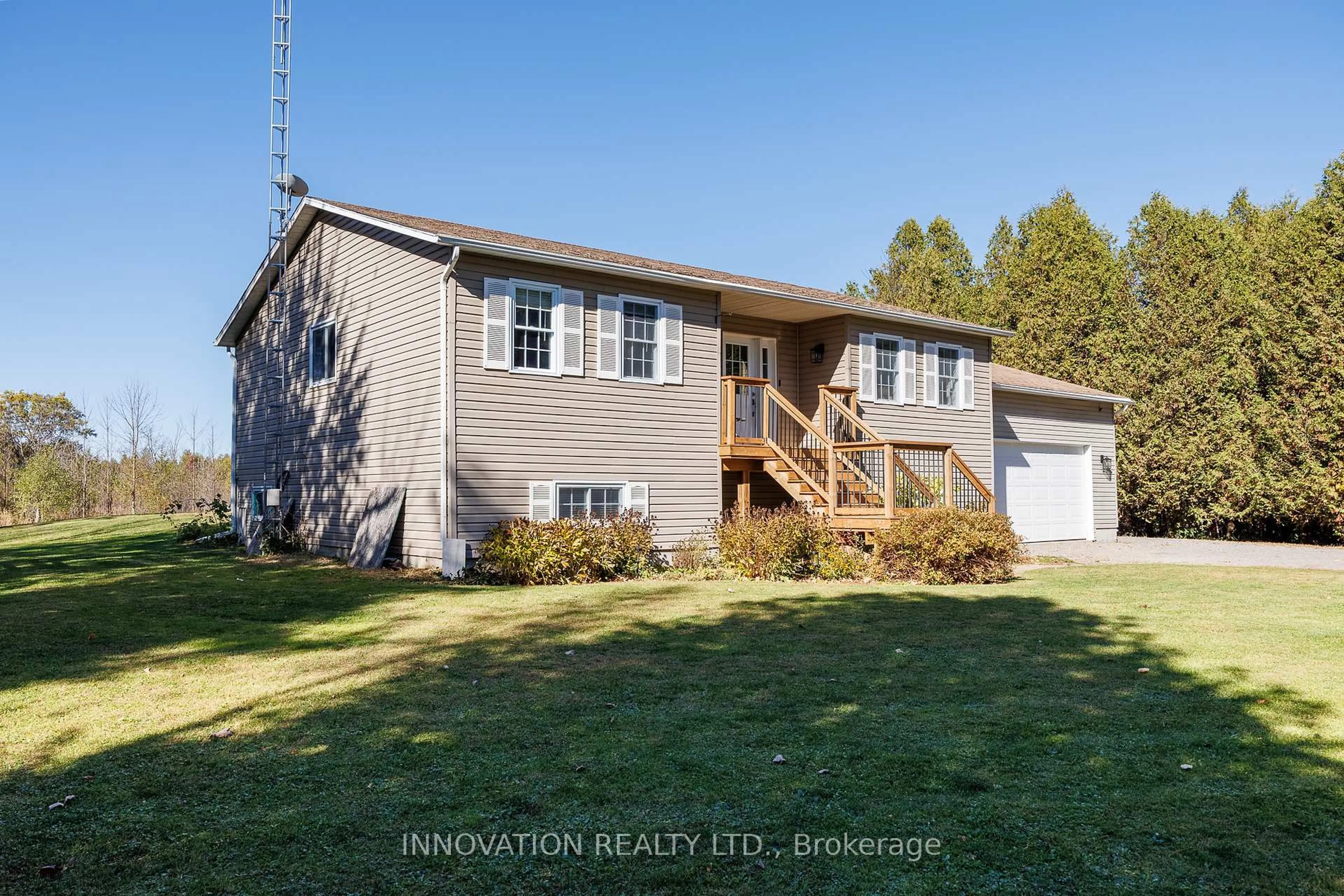 Home with vinyl exterior material, unknown for 2584 7 Line, Carleton Place Ontario K7C 3P2
