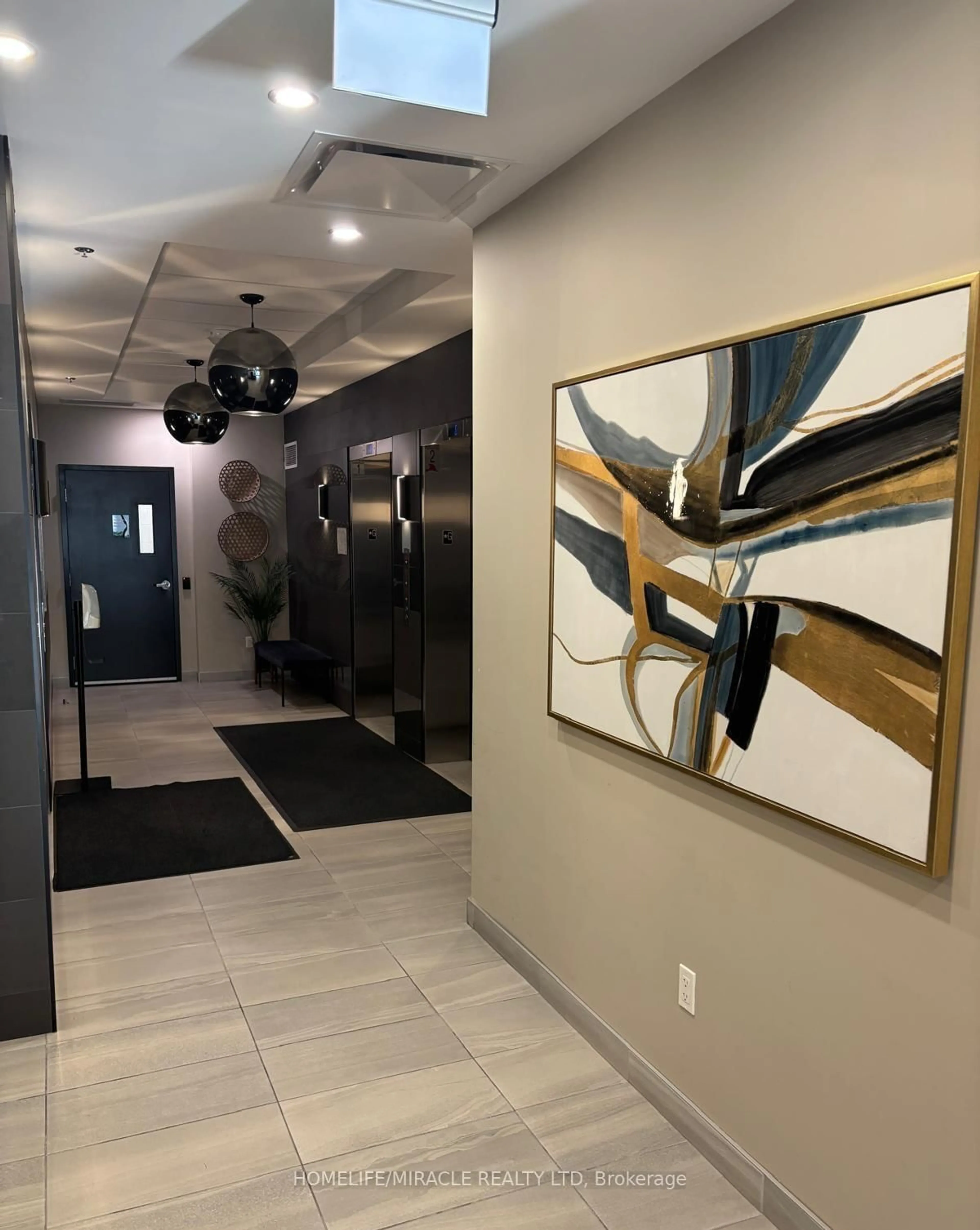 Indoor foyer for 60 Charles St #1001, Kitchener Ontario N2G 0C9