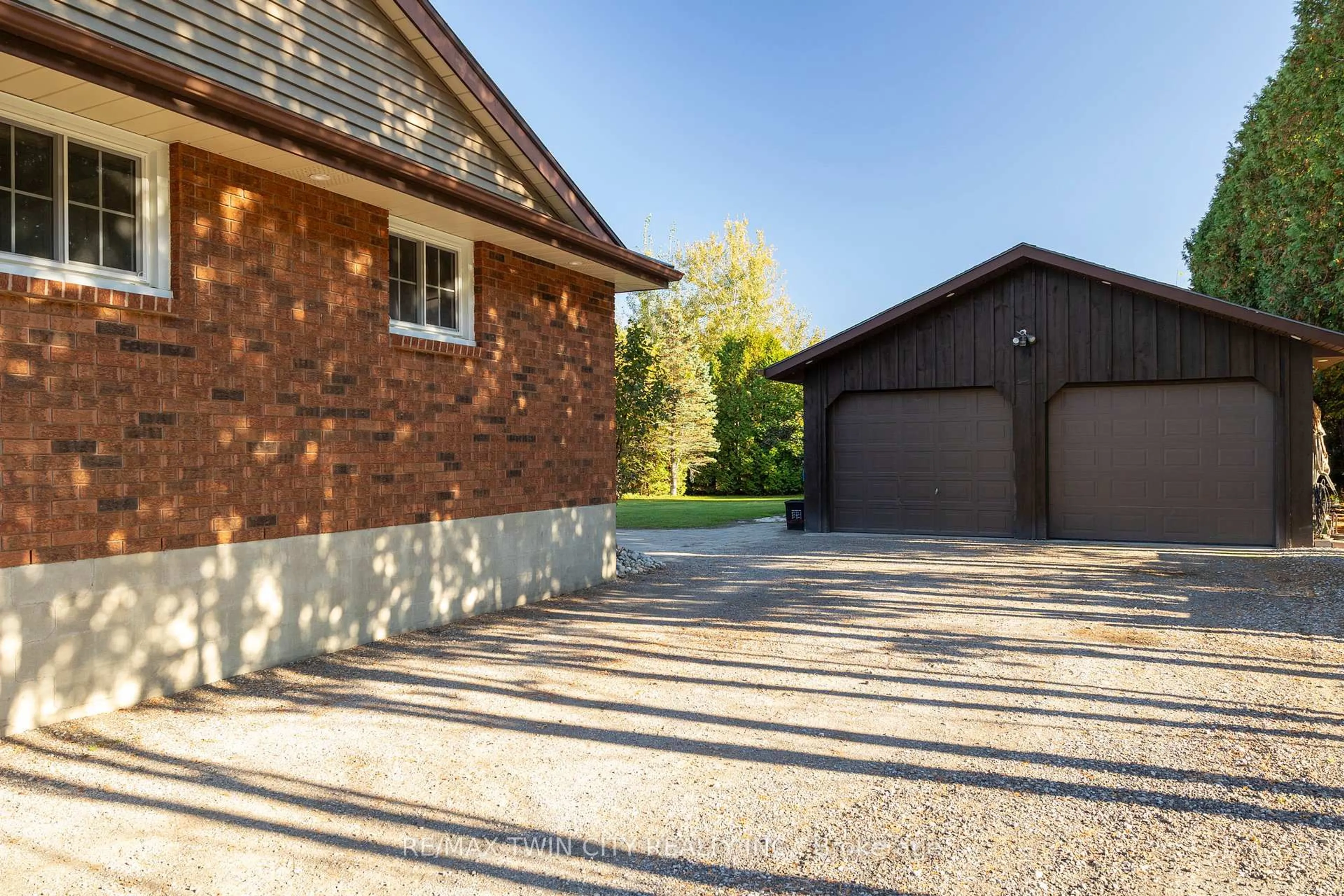 Home with brick exterior material, street for 976 MCDOWELL Rd, Norfolk Ontario N3Y 4J9