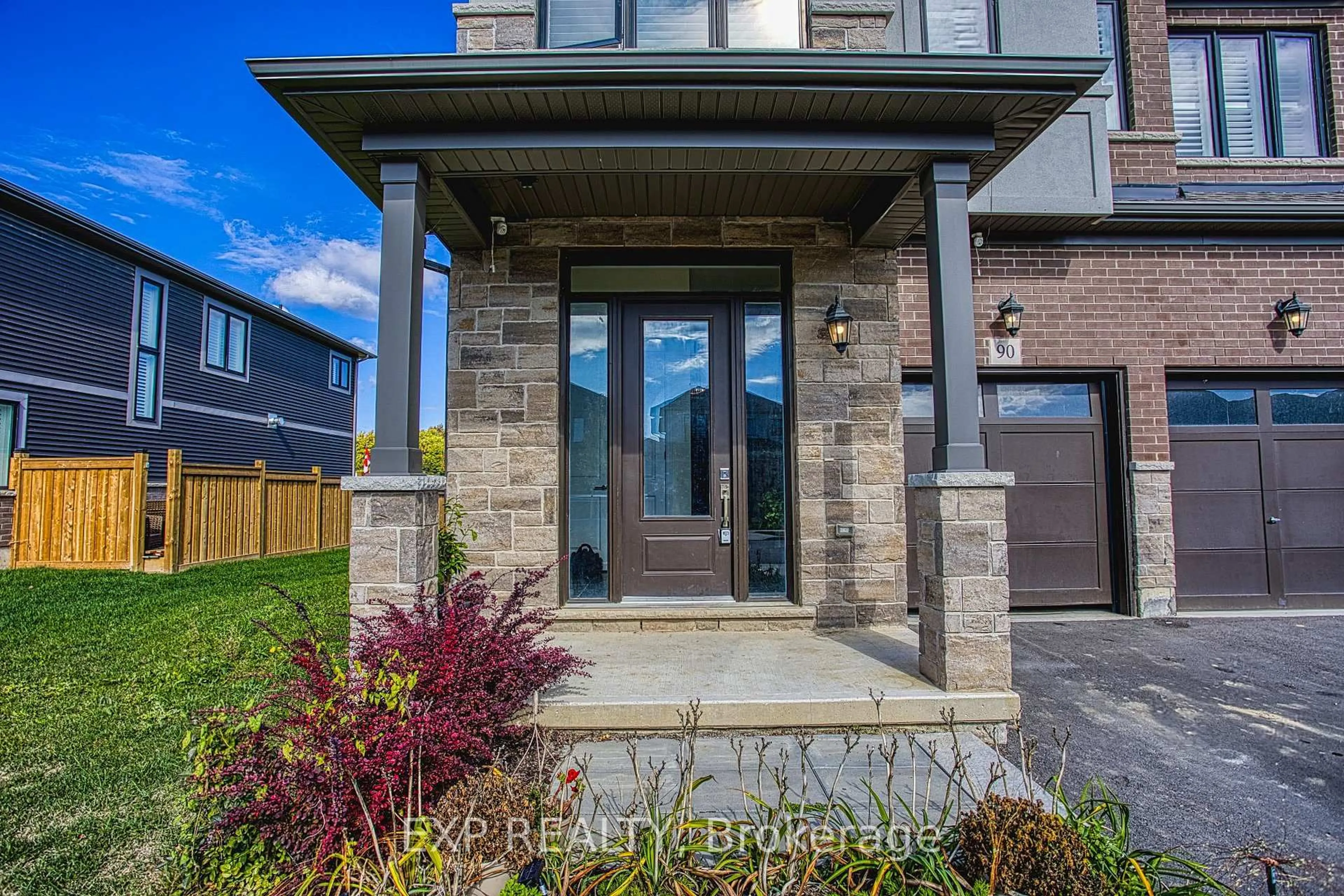 Indoor entryway for 90 Spitfire Dr, Hamilton Ontario L0R 1W0