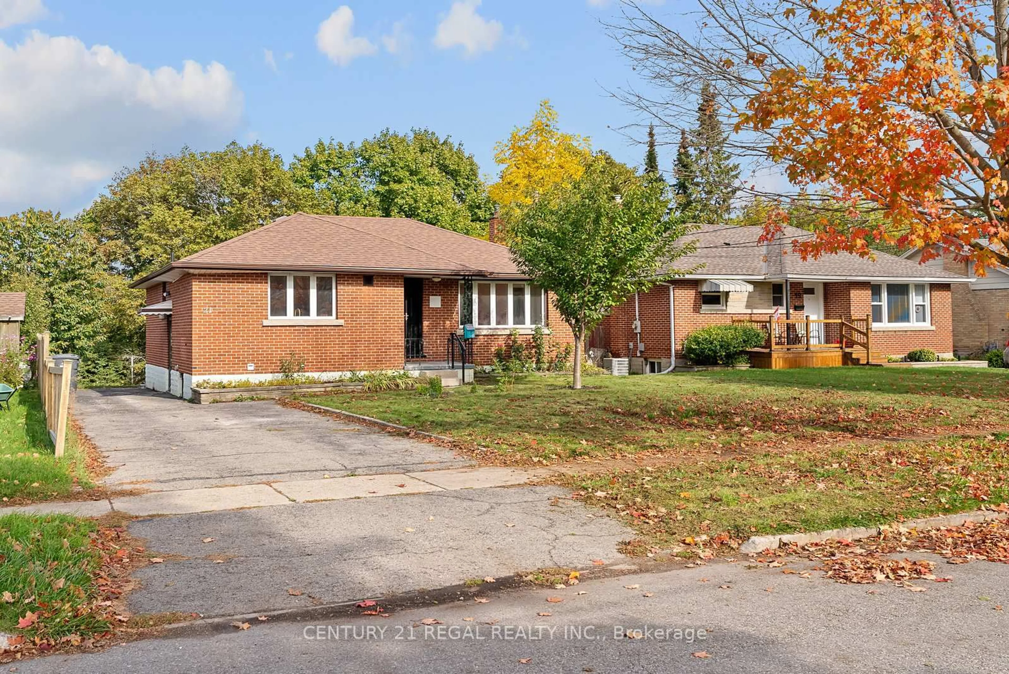 Home with brick exterior material, street for 21 Louisa Dr, Guelph Ontario N1E 4T4