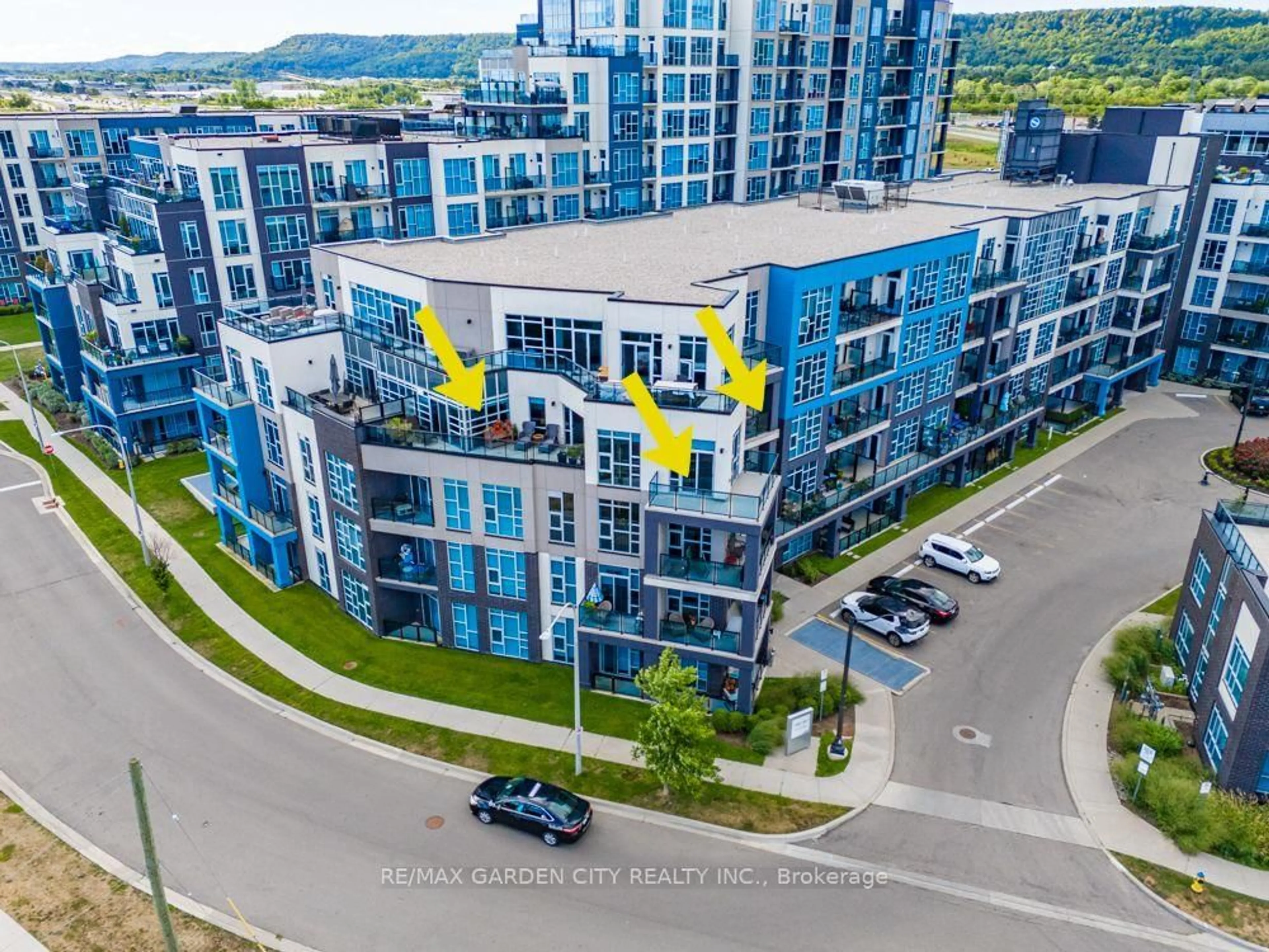 A pic from outside/outdoor area/front of a property/back of a property/a pic from drone, city buildings view from balcony for 10 Concord Pl #408, Grimsby Ontario L3M 0G6