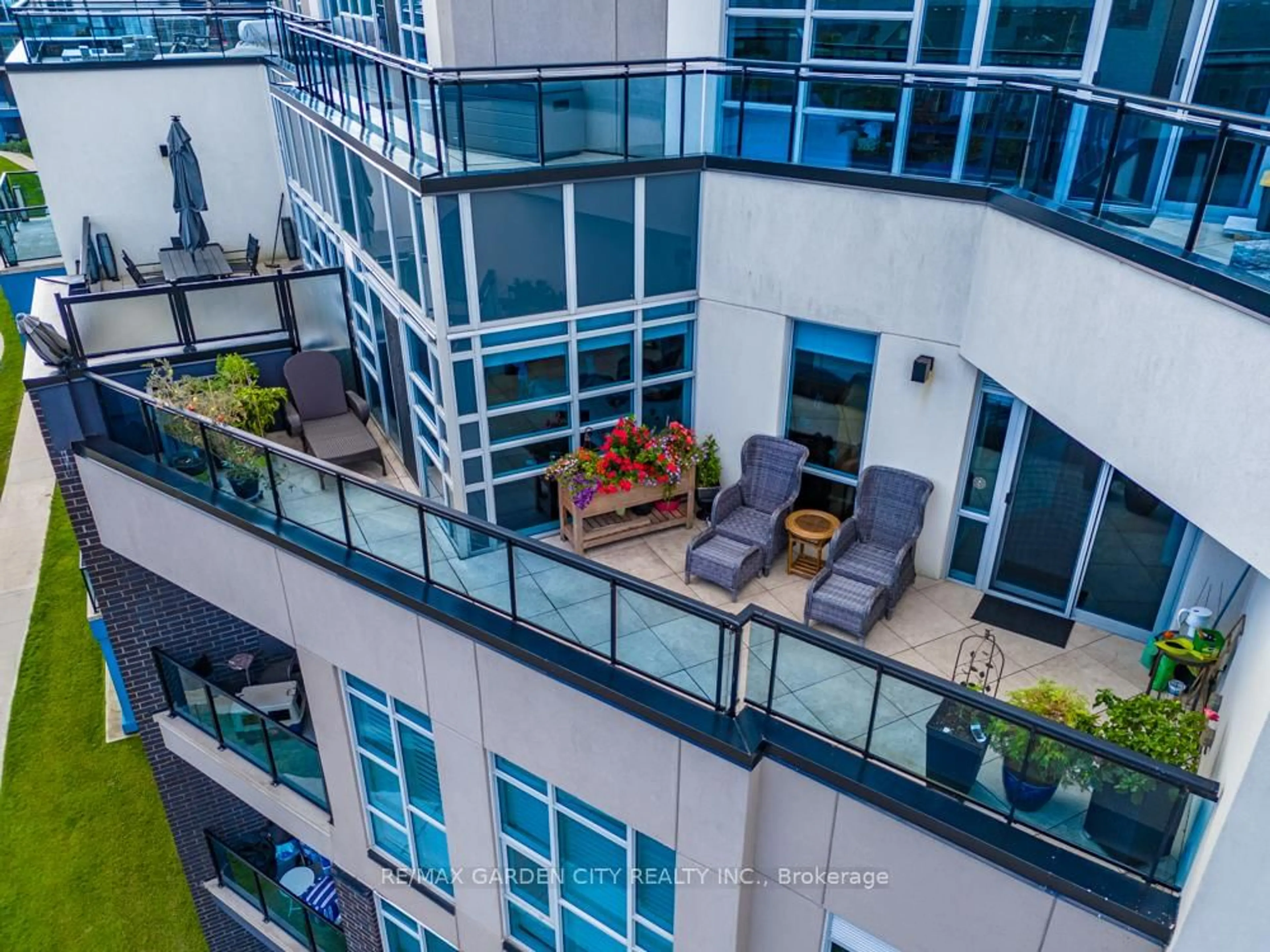 A pic from outside/outdoor area/front of a property/back of a property/a pic from drone, city buildings view from balcony for 10 Concord Pl #408, Grimsby Ontario L3M 0G6