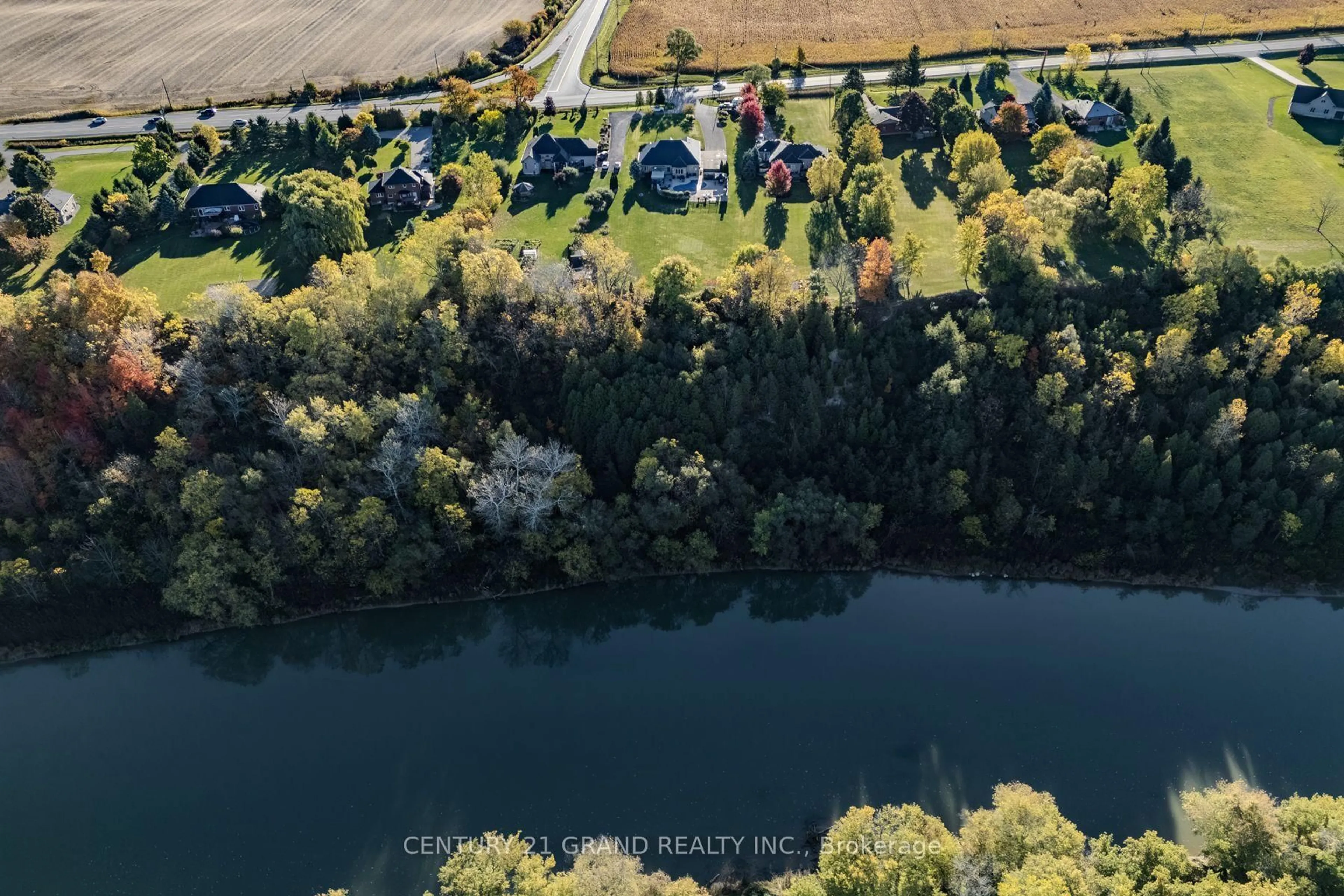 A pic from outside/outdoor area/front of a property/back of a property/a pic from drone, water/lake/river/ocean view for 315 Brant County Road 18 Rd, Brantford Ontario N3T 5L9