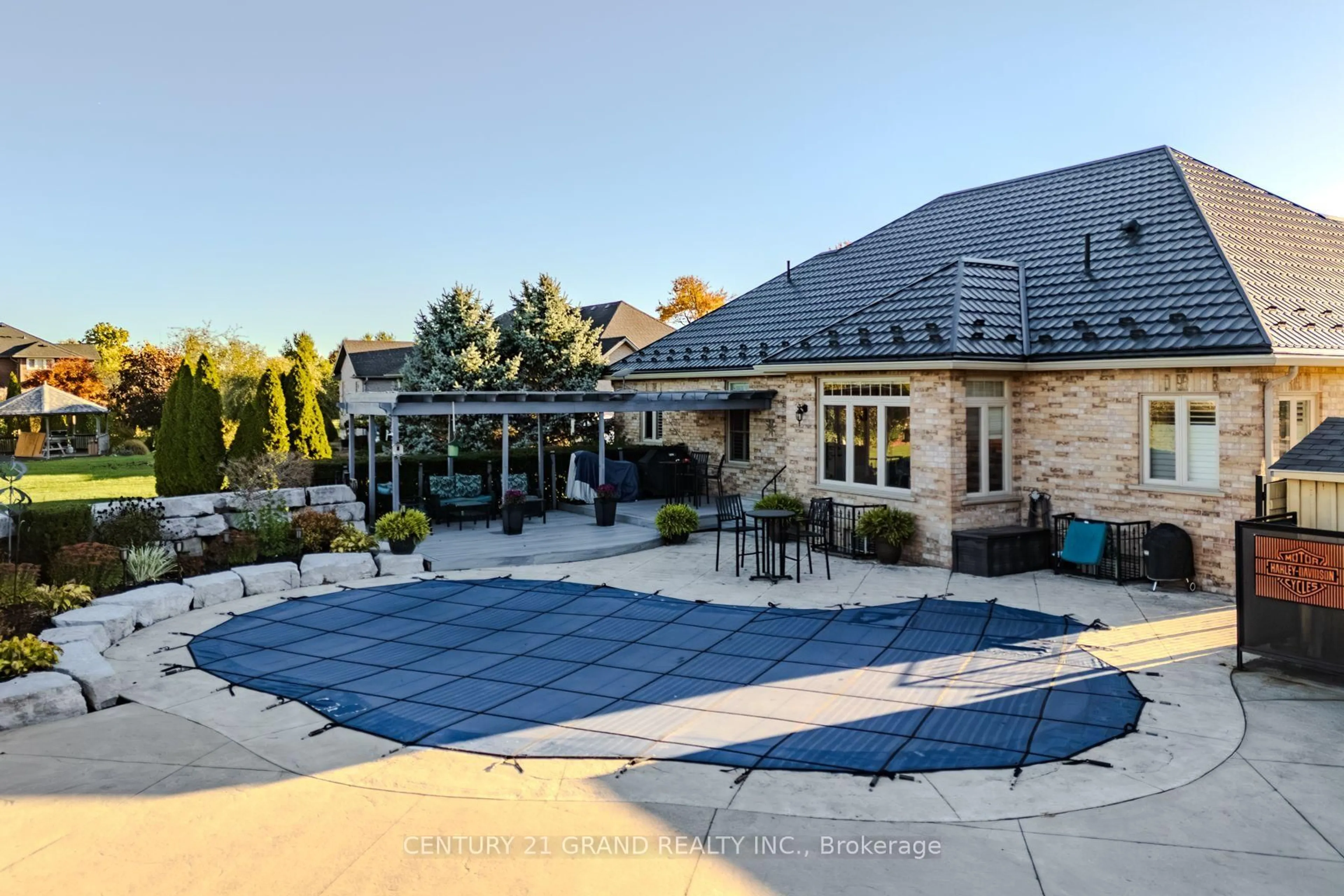 Patio, unknown for 315 Brant County Road 18 Rd, Brantford Ontario N3T 5L9