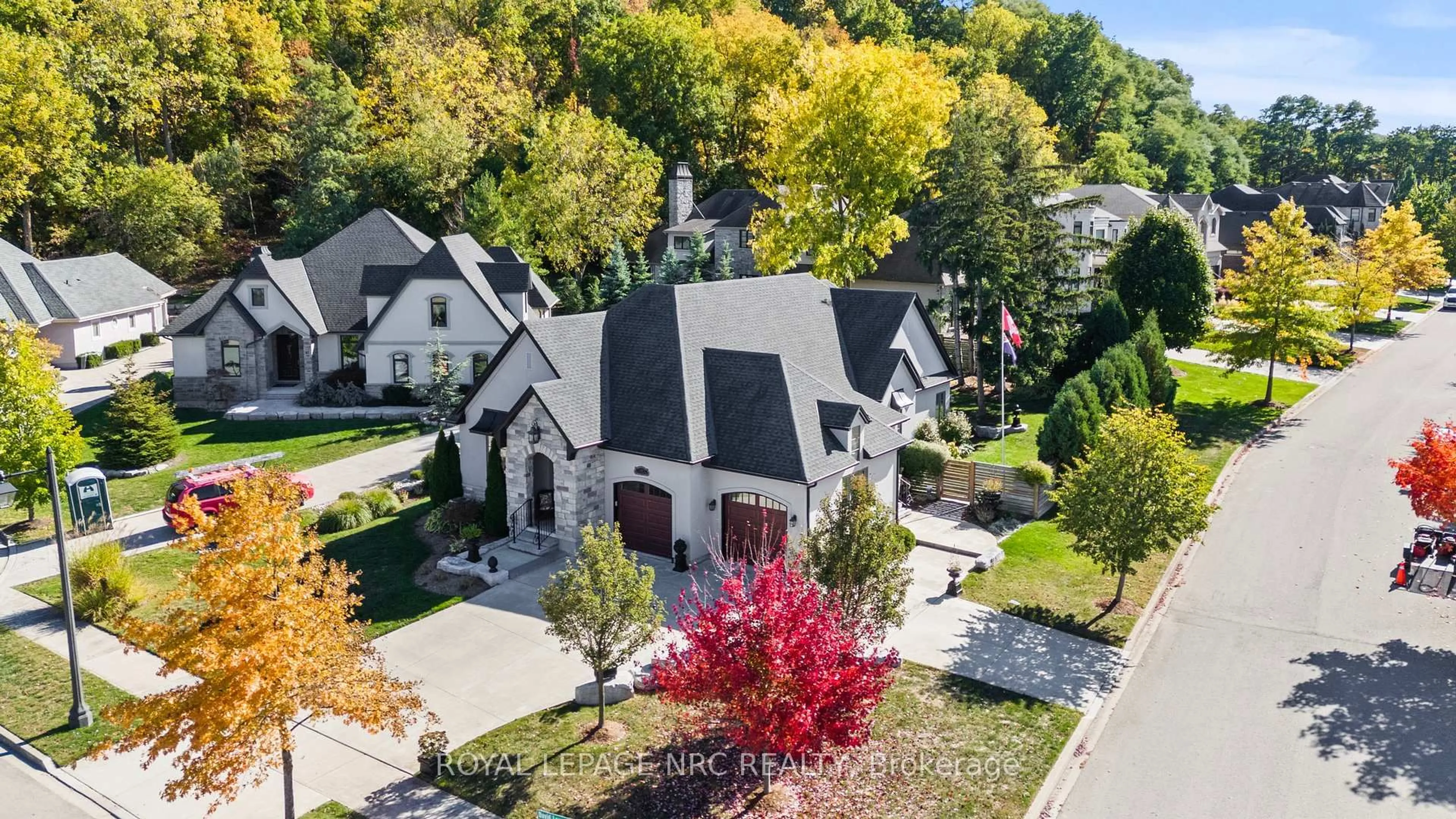A pic from outside/outdoor area/front of a property/back of a property/a pic from drone, street for 12 DAVID LOWREY Crt, Niagara-on-the-Lake Ontario L0S 1J1