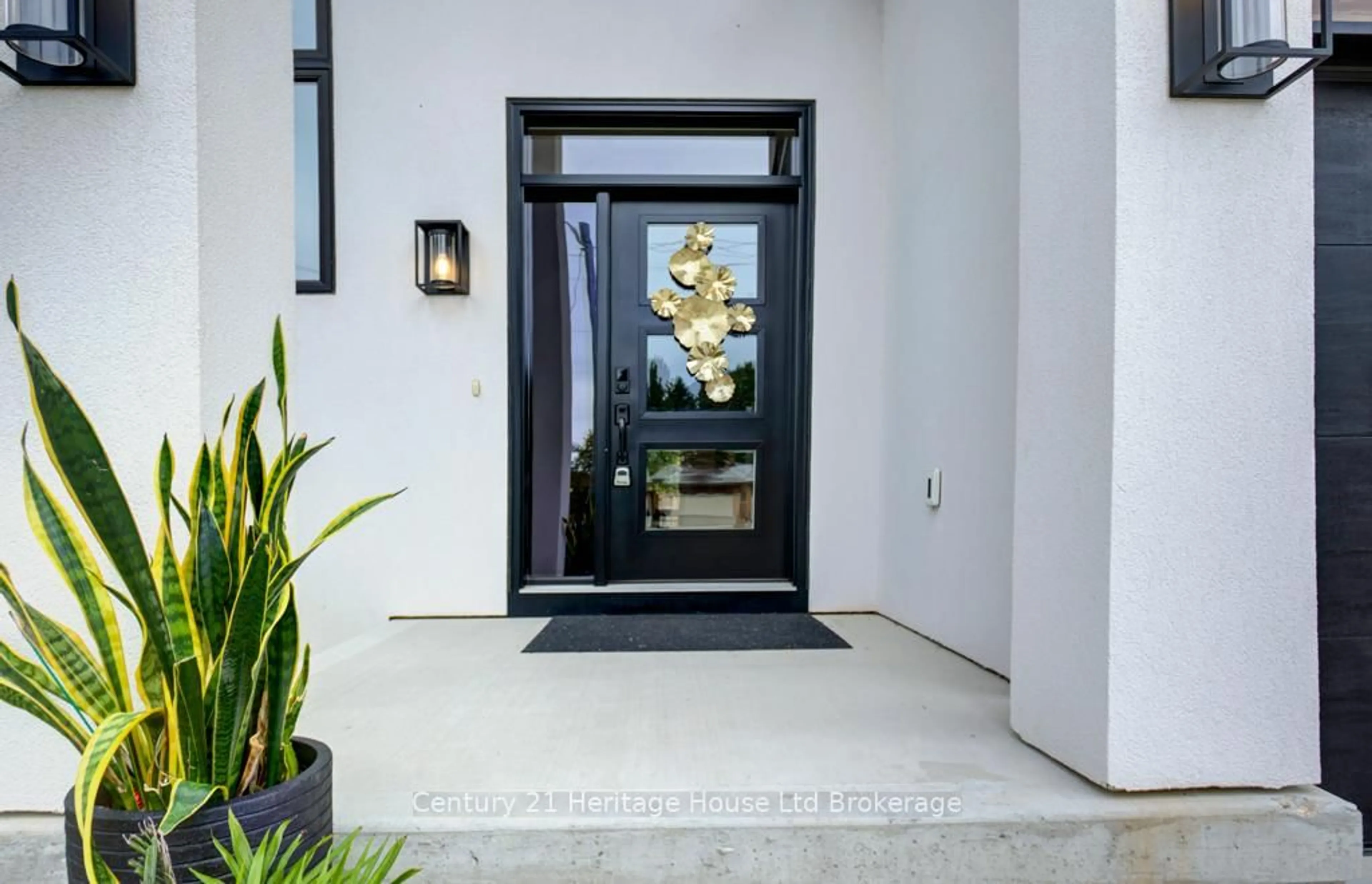 Indoor entryway for 154930 15th Line, Zorra Ontario N5C 3J6