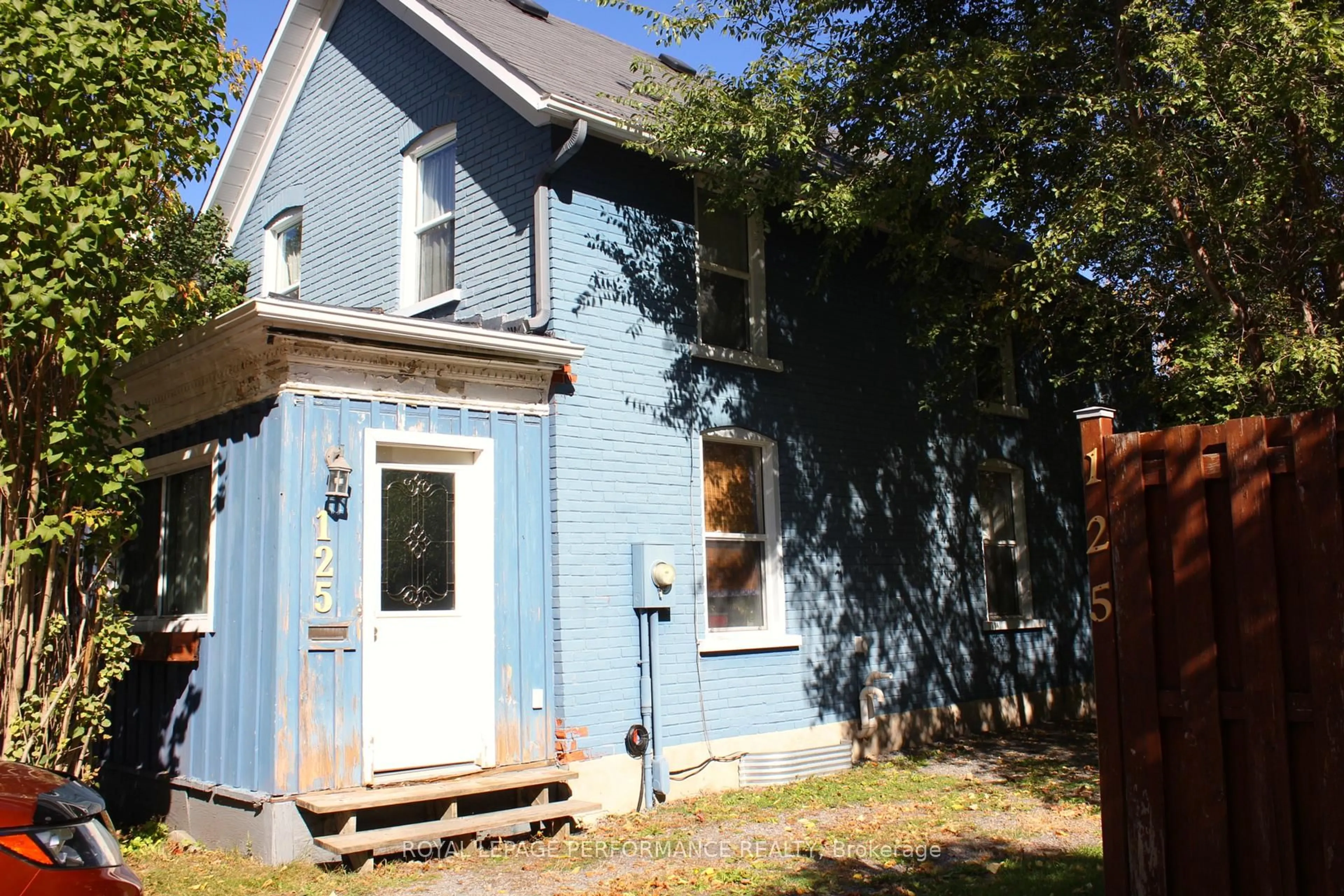 Unknown for 125 Augustus St, Cornwall Ontario K6J 3V9