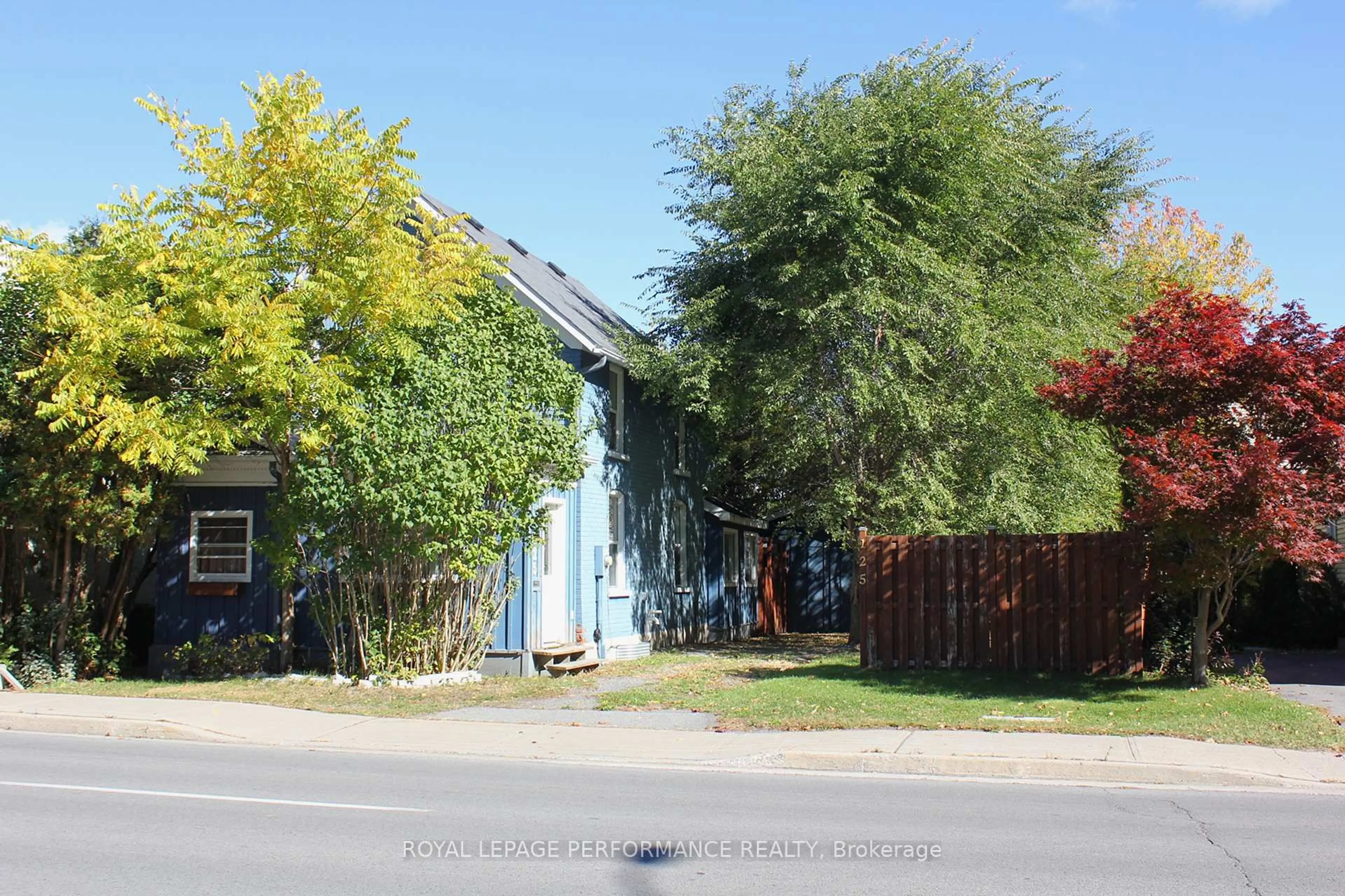 Unknown for 125 Augustus St, Cornwall Ontario K6J 3V9