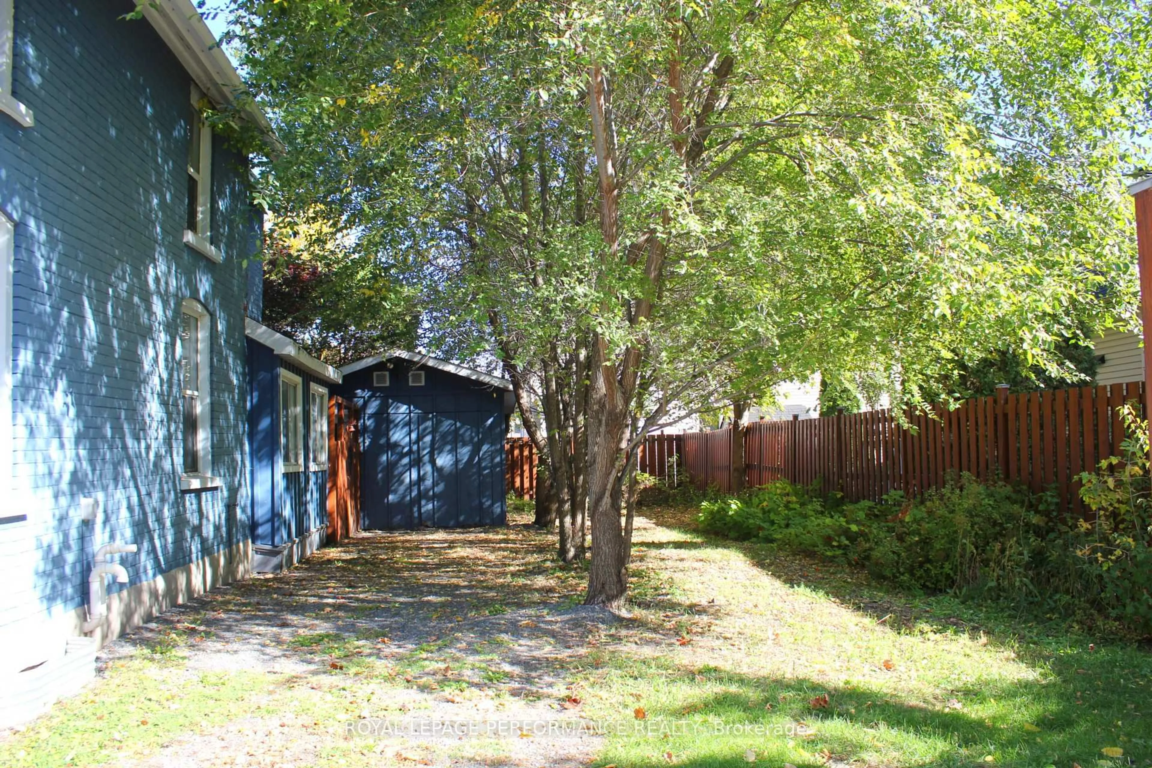 Patio, street for 125 Augustus St, Cornwall Ontario K6J 3V9