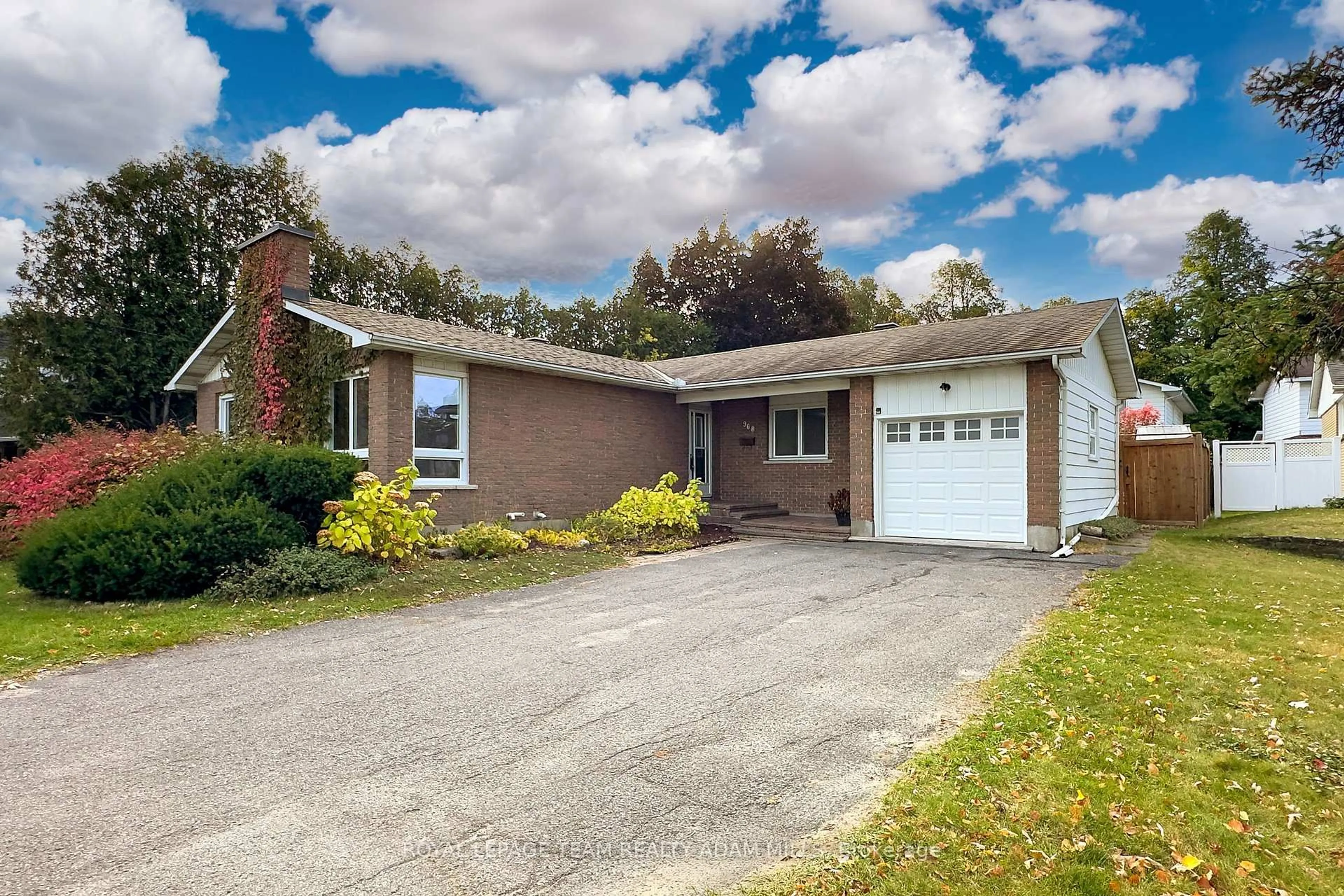Home with brick exterior material, street for 968 Walkley Rd, Ottawa Ontario K1V 6R3